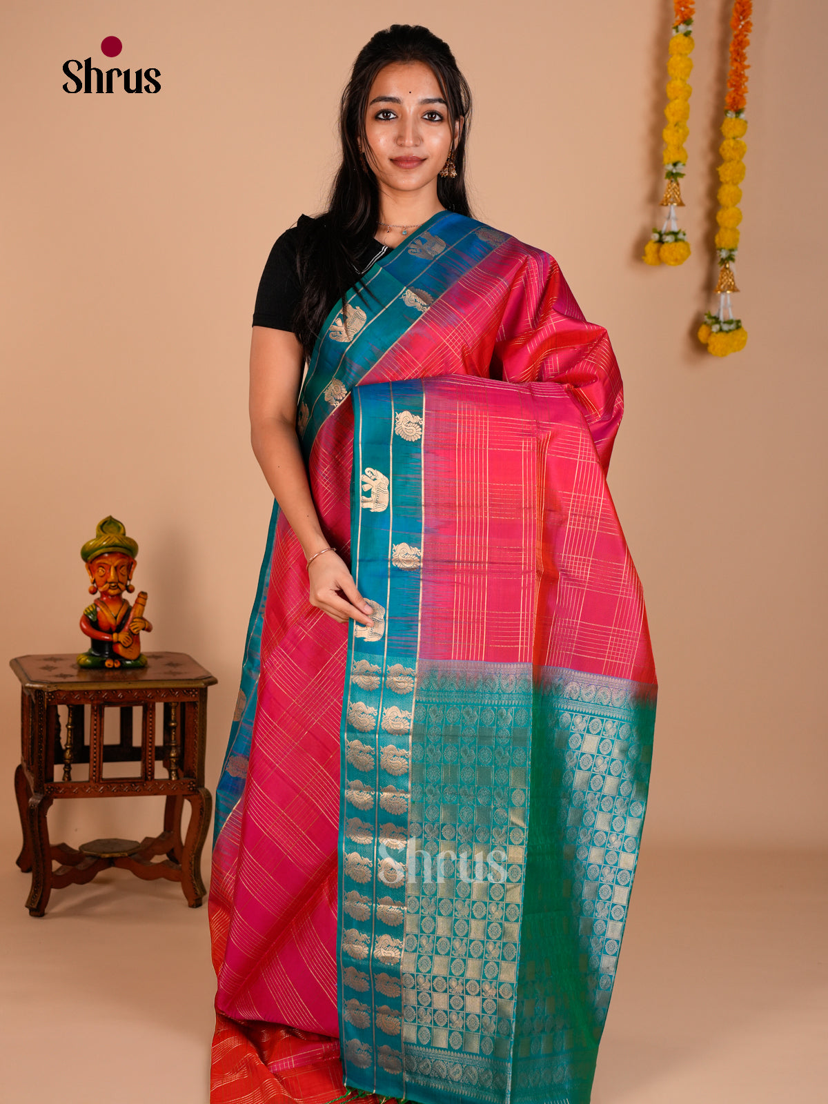 Buy Orangish Pink Soft Silk Saree with Gold Checks, Teal Border With Zari Motifs & Brocade Pallu