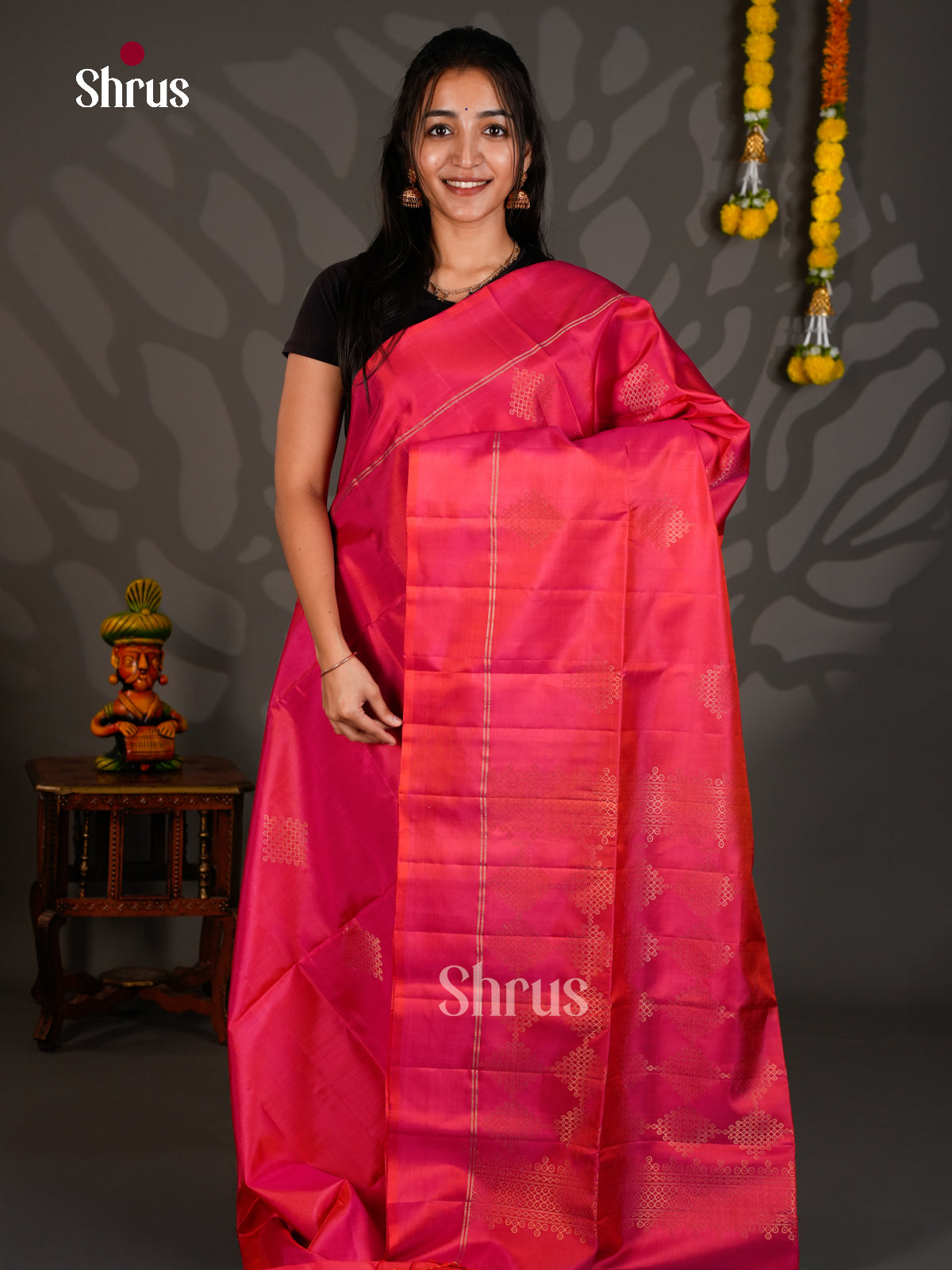 Buy Vivid Orangish Pink Soft Silk Saree with Golden Kolam Motifs, Plain Border & Zari Pallu