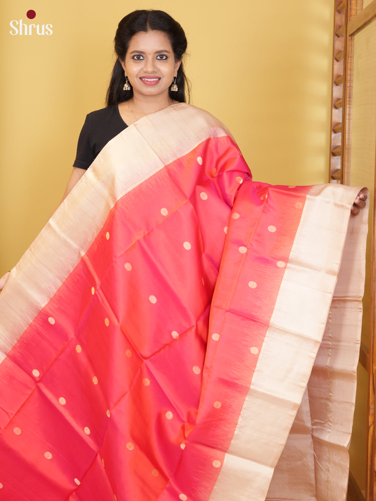 Buy Luminous Peachy Pink Pure Soft Silk Saree With Round Buttas & Cream Zari Border & Pallu