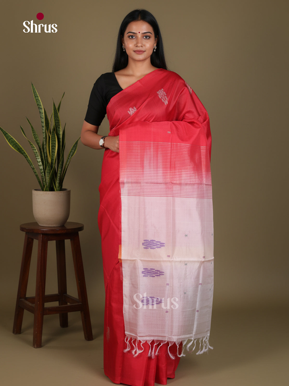 Buy Charming Pink Banana Pith Saree With Floral Motifs & White Traditional Pallu