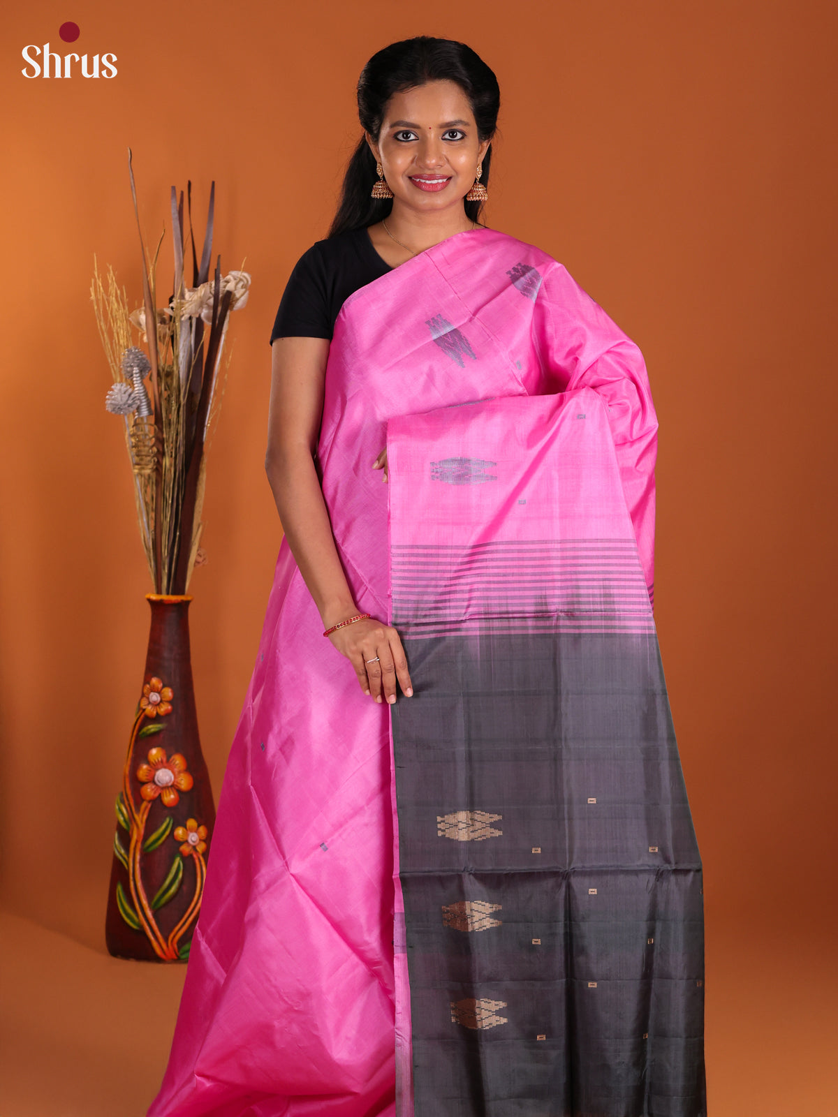 Buy Pretty Pink Banana Pith Saree With Thread Woven Motifs, Buttas & Charcoal Black Pallu