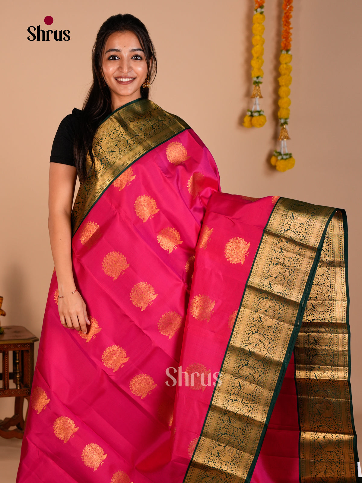 Buy Lustrous Pink Kanchipuram Saree With Paisley Motifs, Green Zari Border & Brocade Pallu
