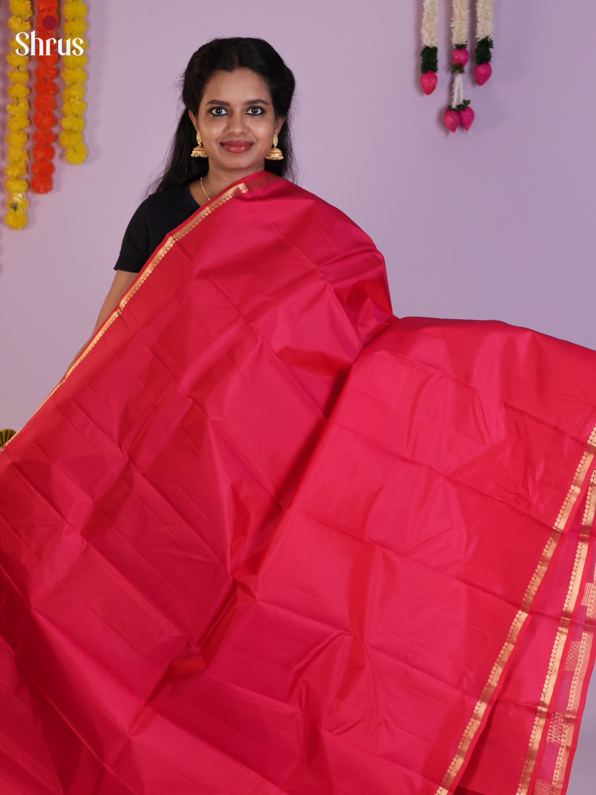 Buy Ravishing Pink Kanchipuram Saree With Plain Body, Thin Zari Border & Traditional Pallu