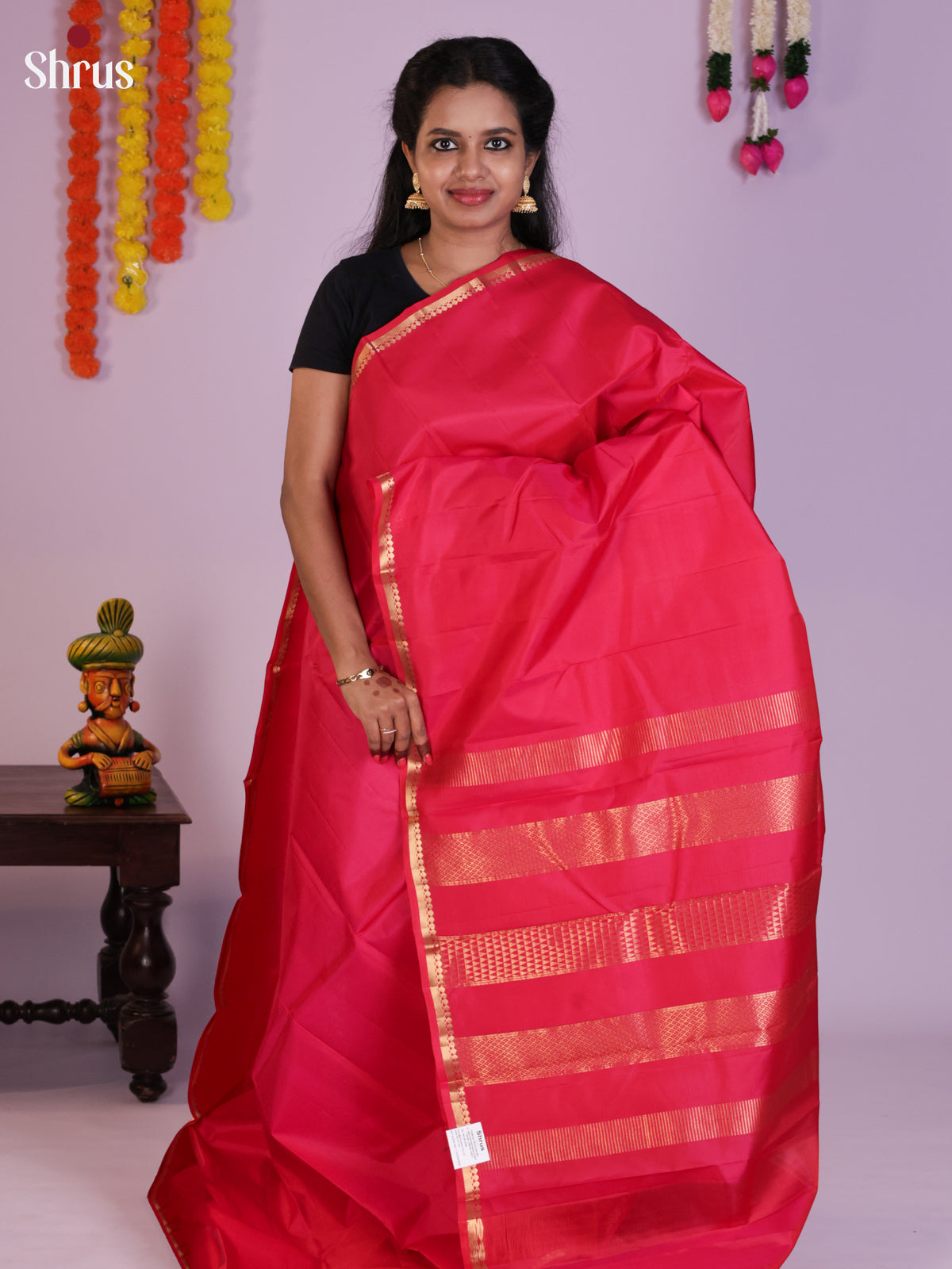 Buy Ravishing Pink Kanchipuram Silk Saree With Plain Body, Thin Zari Border & Traditional Pallu