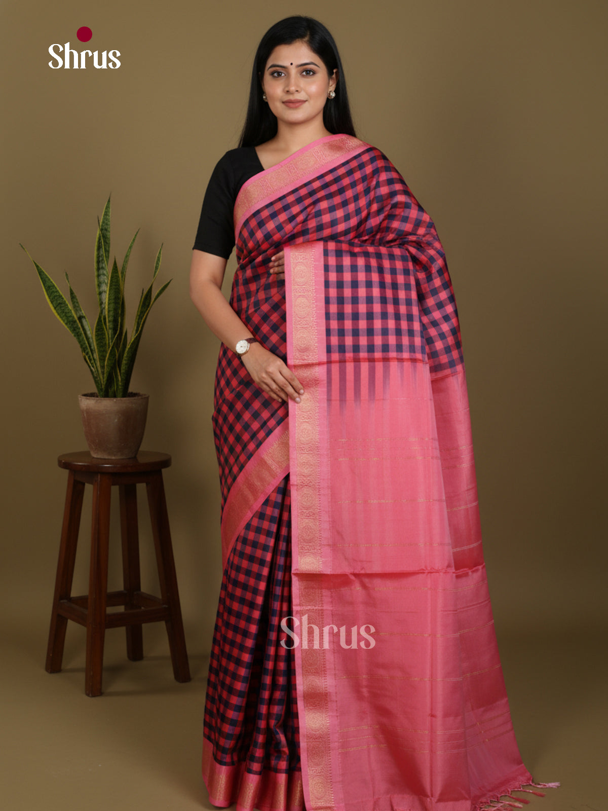 Buy Regal Pink & Navy Blue Banana Pith Saree With Checks, Zari Border & Traditional Pallu