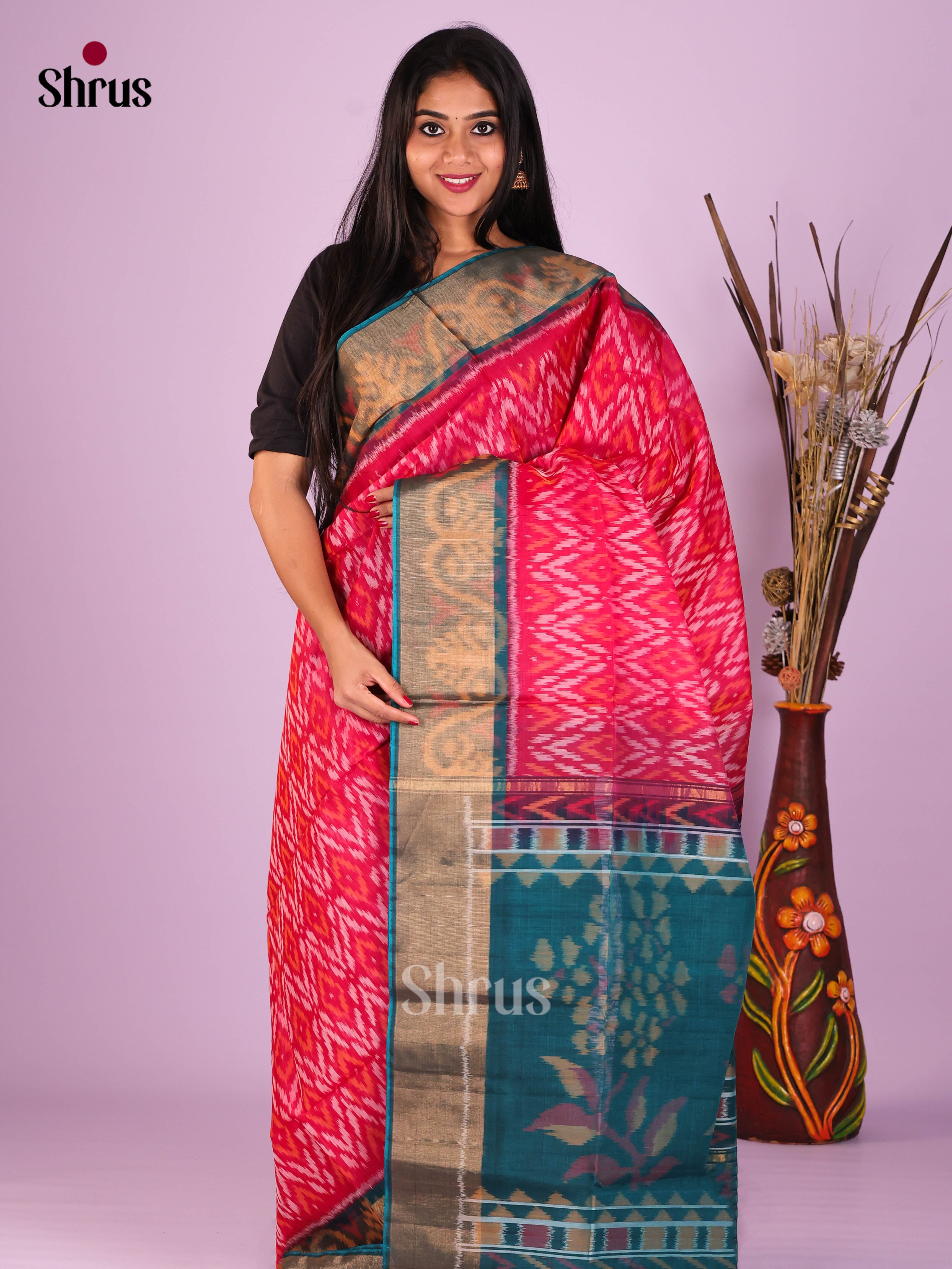 Buy Classic Pink Pochampally Silk Cotton Saree With Diamond Ikat Motifs, Teal Border & Pallu
