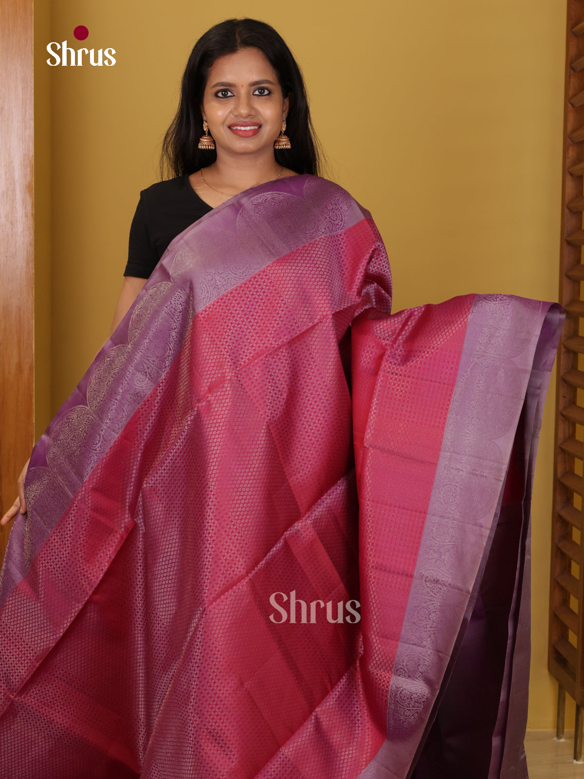 Buy Charming Pink Pure Soft Silk Saree With Silver Zari Diamond Check Pattern, Dark Lavender Border & Pallu