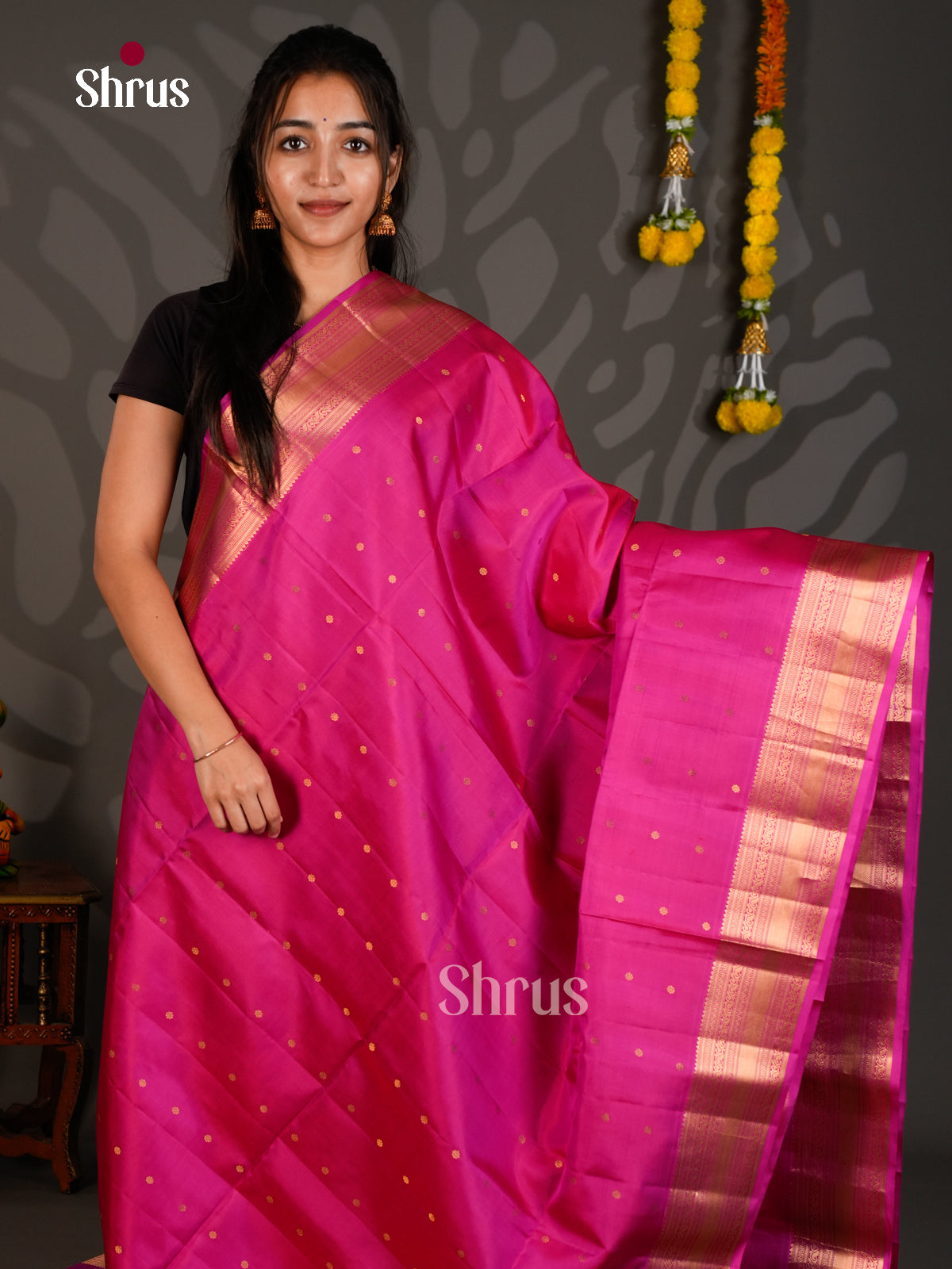 Buy Sheeny Pink Soft Silk Sarees with Floral Buttas, Traditional Zari Border & Brocade Pallu