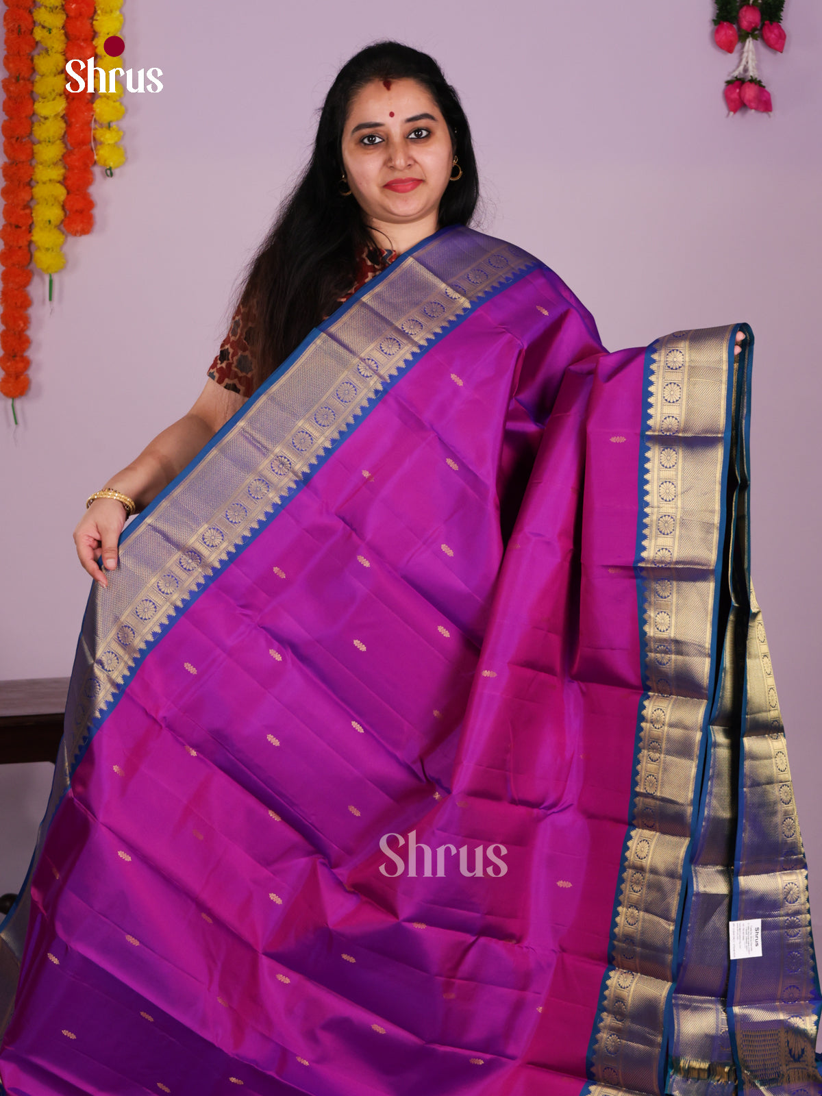 Buy Gorgeous Purple Kanchipuram Saree With Gold Buttas, Blue Zari Border & Brocade Pallu