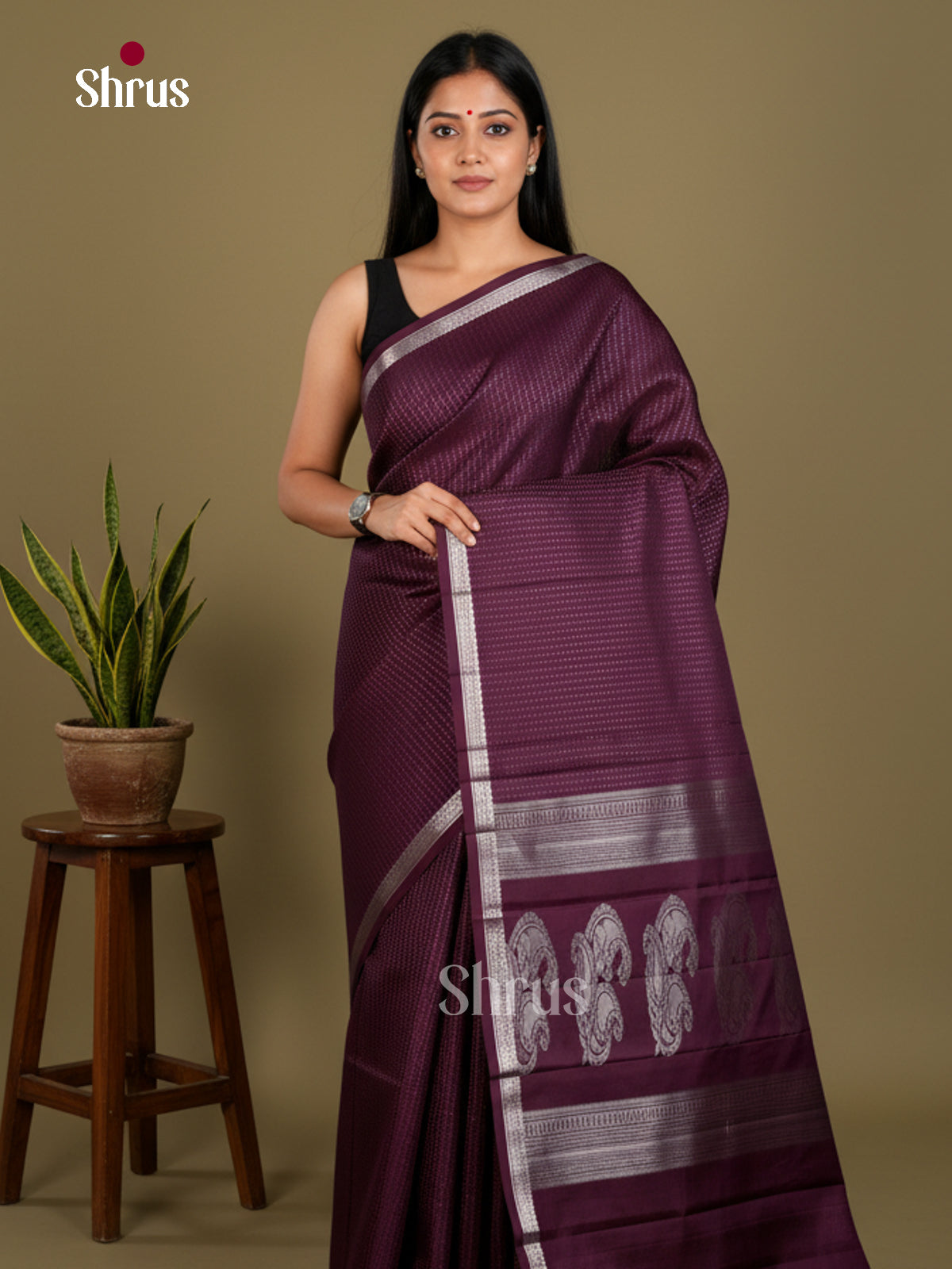 Buy Elegant Purple Kanchipuram Saree with Dotted Stripes Pattern, Silver Border & Paisley Pallu