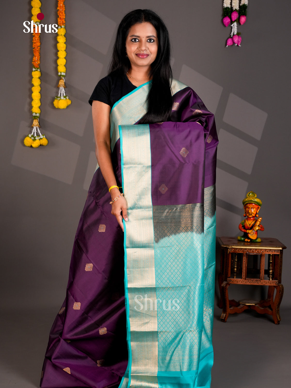 Buy Regal Purple Kanchipuram Silk Saree With Diamond Shaped Motifs, Turquoise Border & Pallu