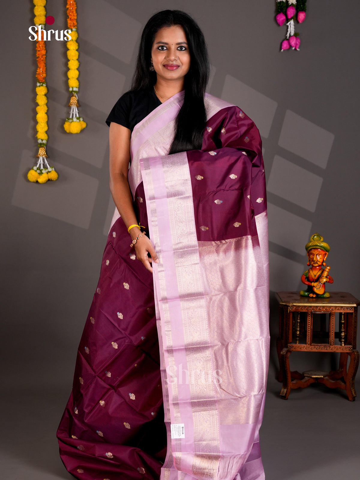 Buy Regal Purple Kanchipuram Silk Saree with Gold Buttas, Lavender Rettaipet Border & Brocade Pallu