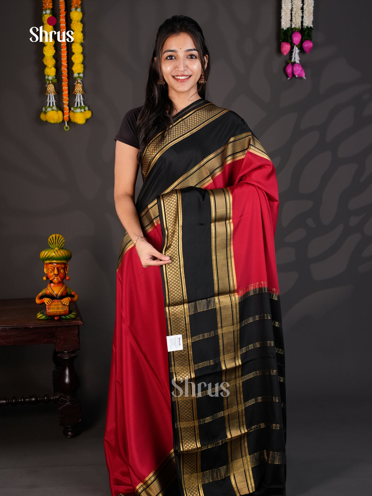 Buy Striking Red Mysore Silk Saree With Broad Black Rettaipet Zari Border & Chit Pallu