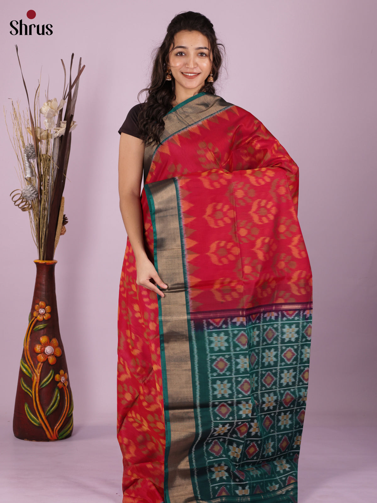 Buy Glowing Red Pochampally Silk Cotton Saree With Diamond Ikat Motifs, Teal Zari Border & Pallu