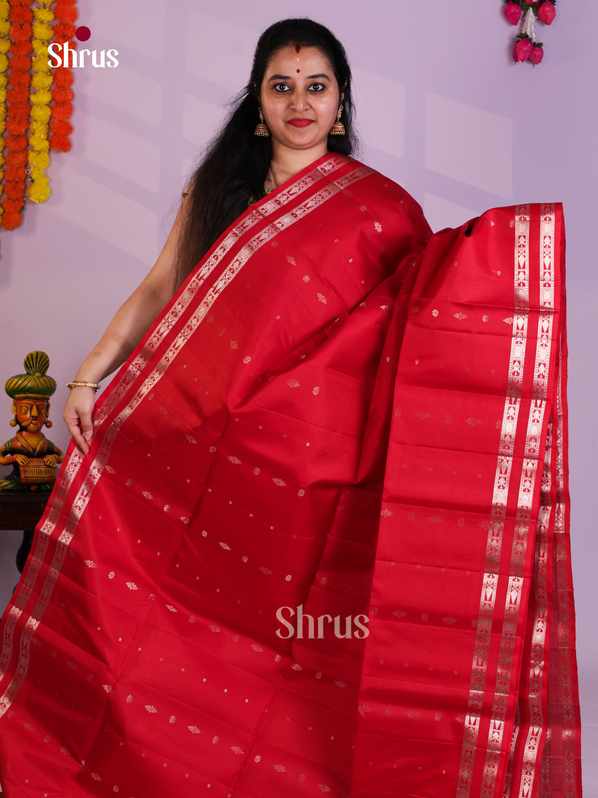 Buy Exquisite Red Pure Soft Silk Saree with Delicate Buttas & Rettaipet Zari Border
