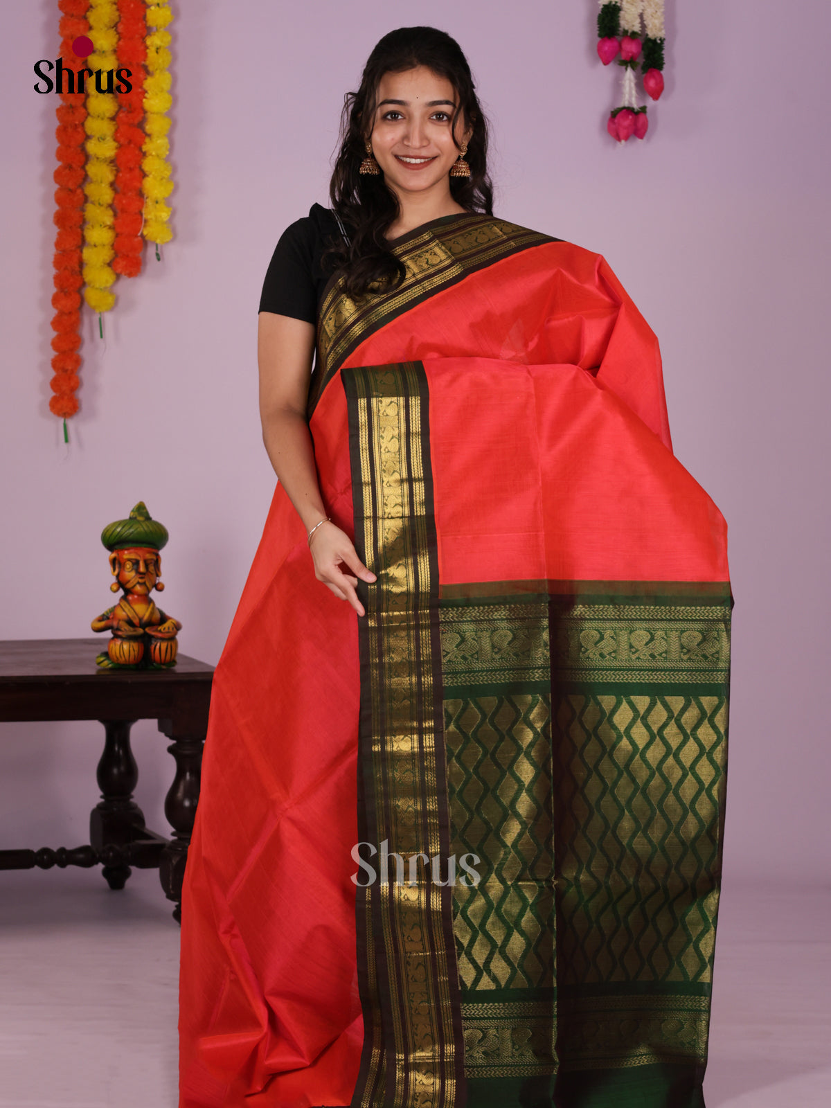 Buy Brilliant Red Silk Cotton Saree With Plain Body, Small Korvai Zari Border & Green Brocade Pallu
