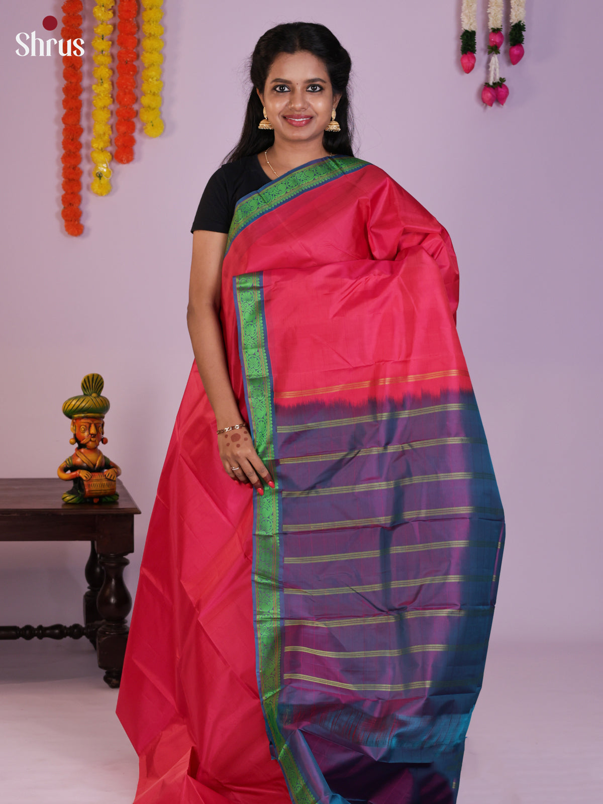 Buy Opulent Rose Pink Kanchipuram Silk Saree With Metallic Green Border & Violet Pallu