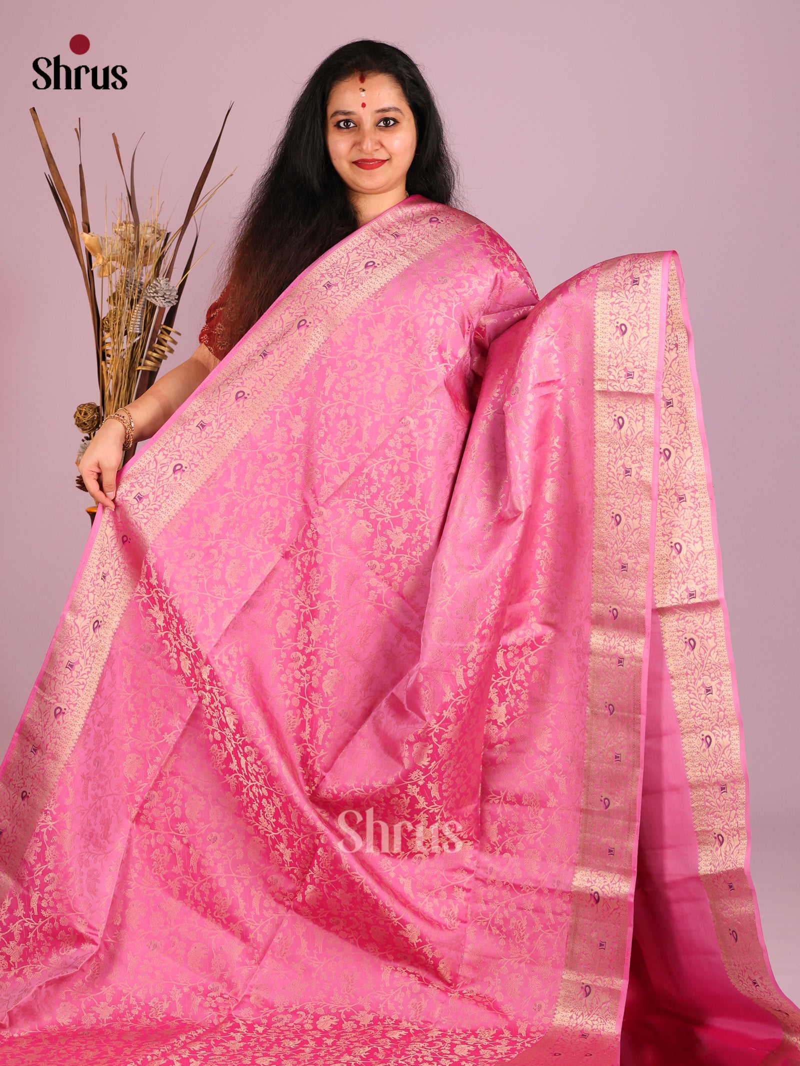 Buy Resplendent Rose Pink Pure Soft Silk Saree With Gold Zari Jaal With Floral Vines & Brocade Pallu
