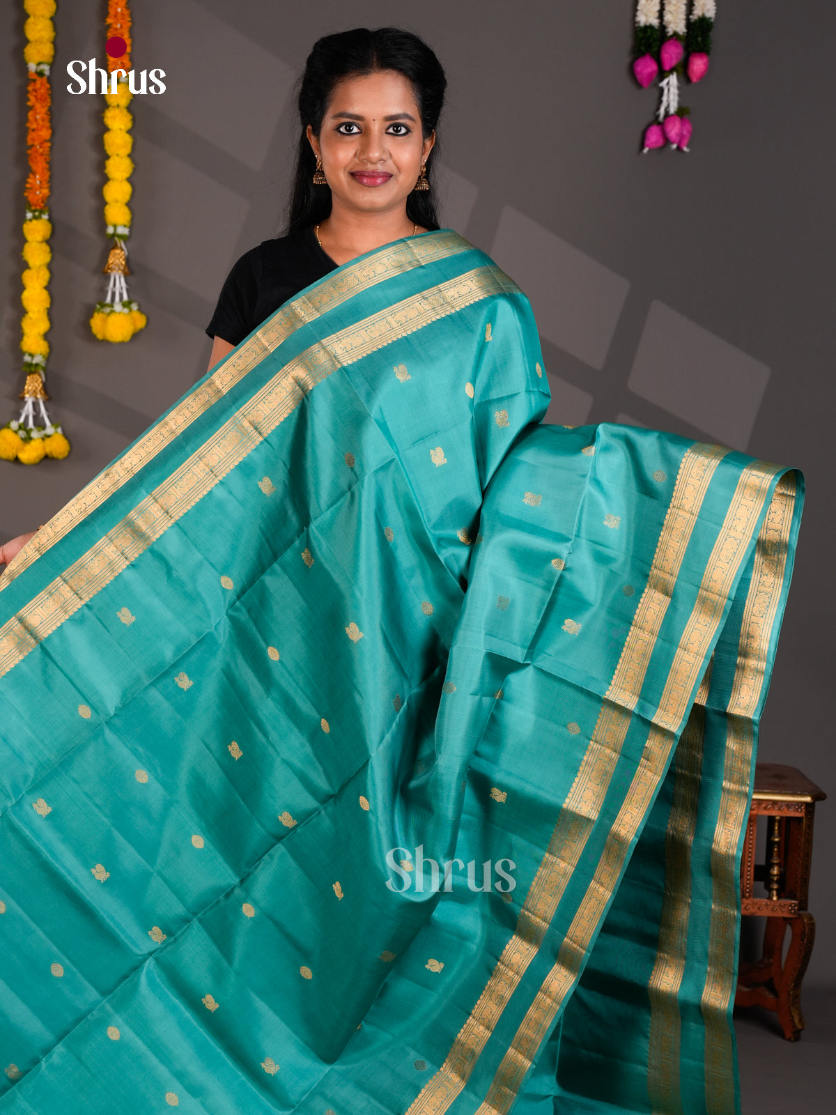 Buy Classy Sea Green Pure Soft Silk Saree With Gold Buttas, Rettaipet Zari Border & Brocade Pallu