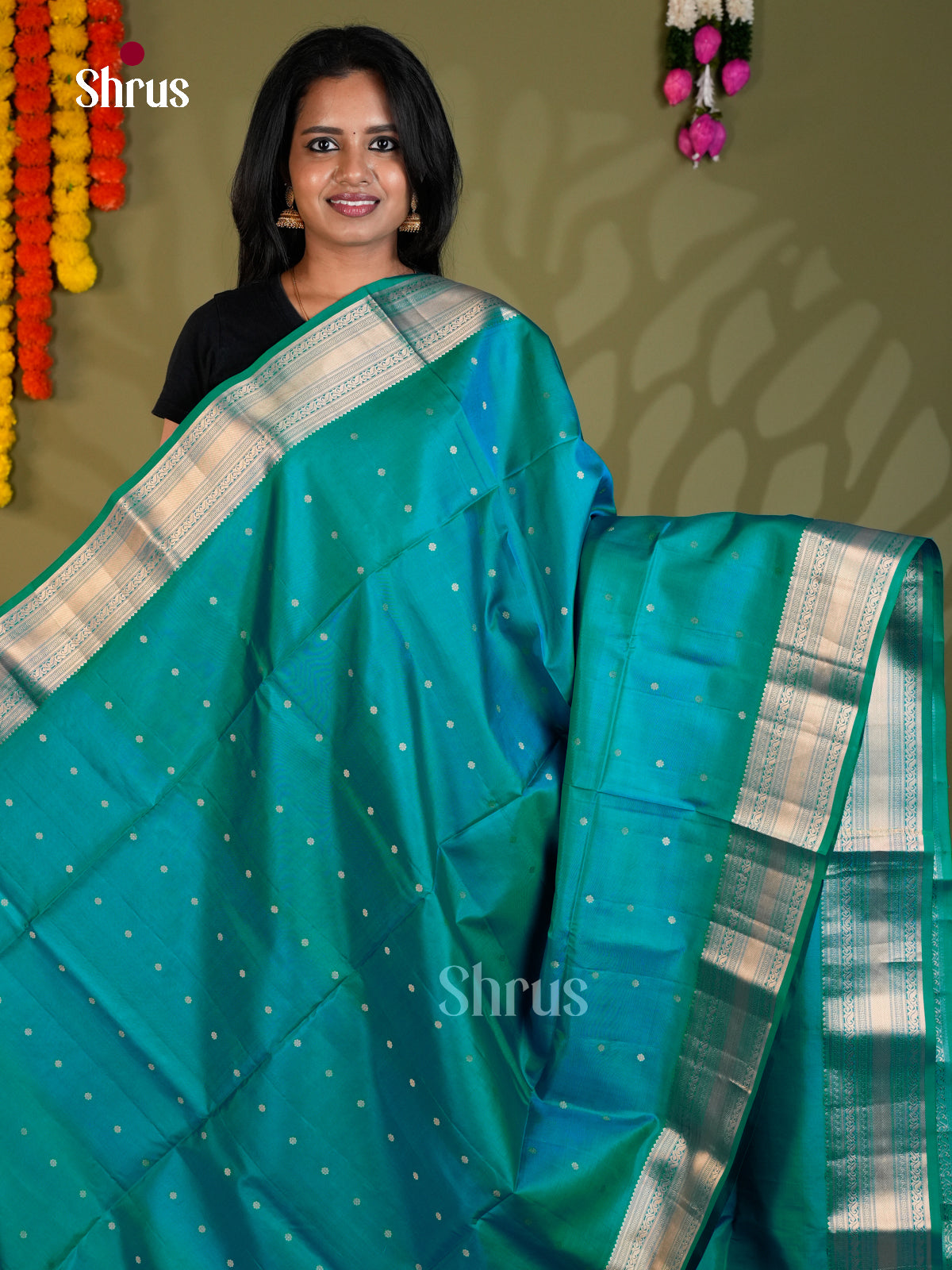 Buy Stunning Sea Green Pure Soft Silk Saree with Small Buttas, Zari Border & Brocade Pallu