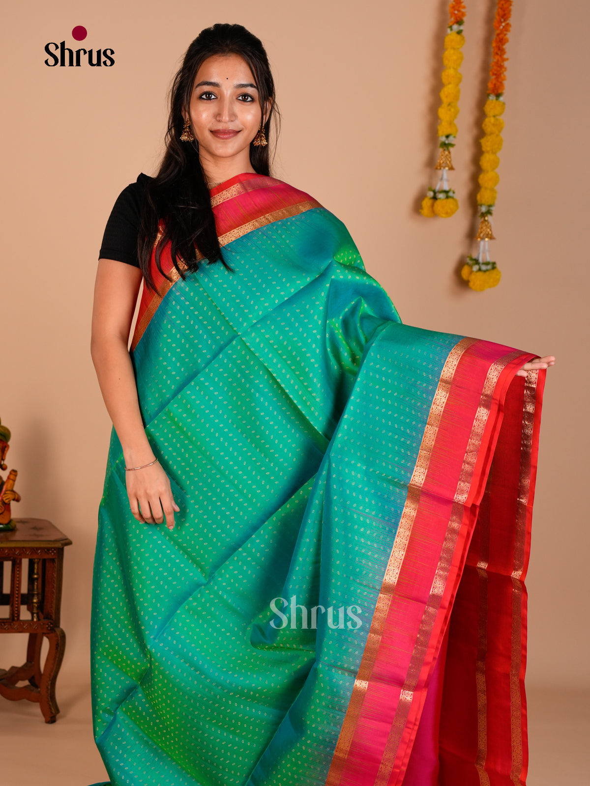 Buy Classy Sea Green Pure Soft Silk Saree with Thousand Buttas Concept & Orangish Pink Border & Pallu