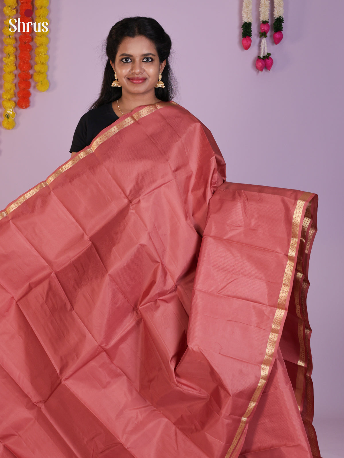 Buy Charming Soft Pink Kanchipuram Saree With Thin Zari Border & Traditional Pallu