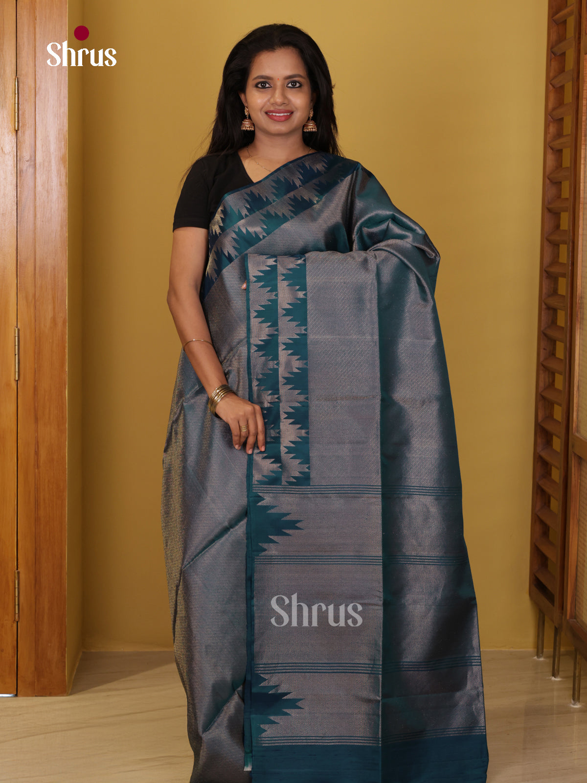 Buy Metallic Steel Grey Soft Silk Saree With Intricately Weaved Zari Body & Thazhampoo Teal Border