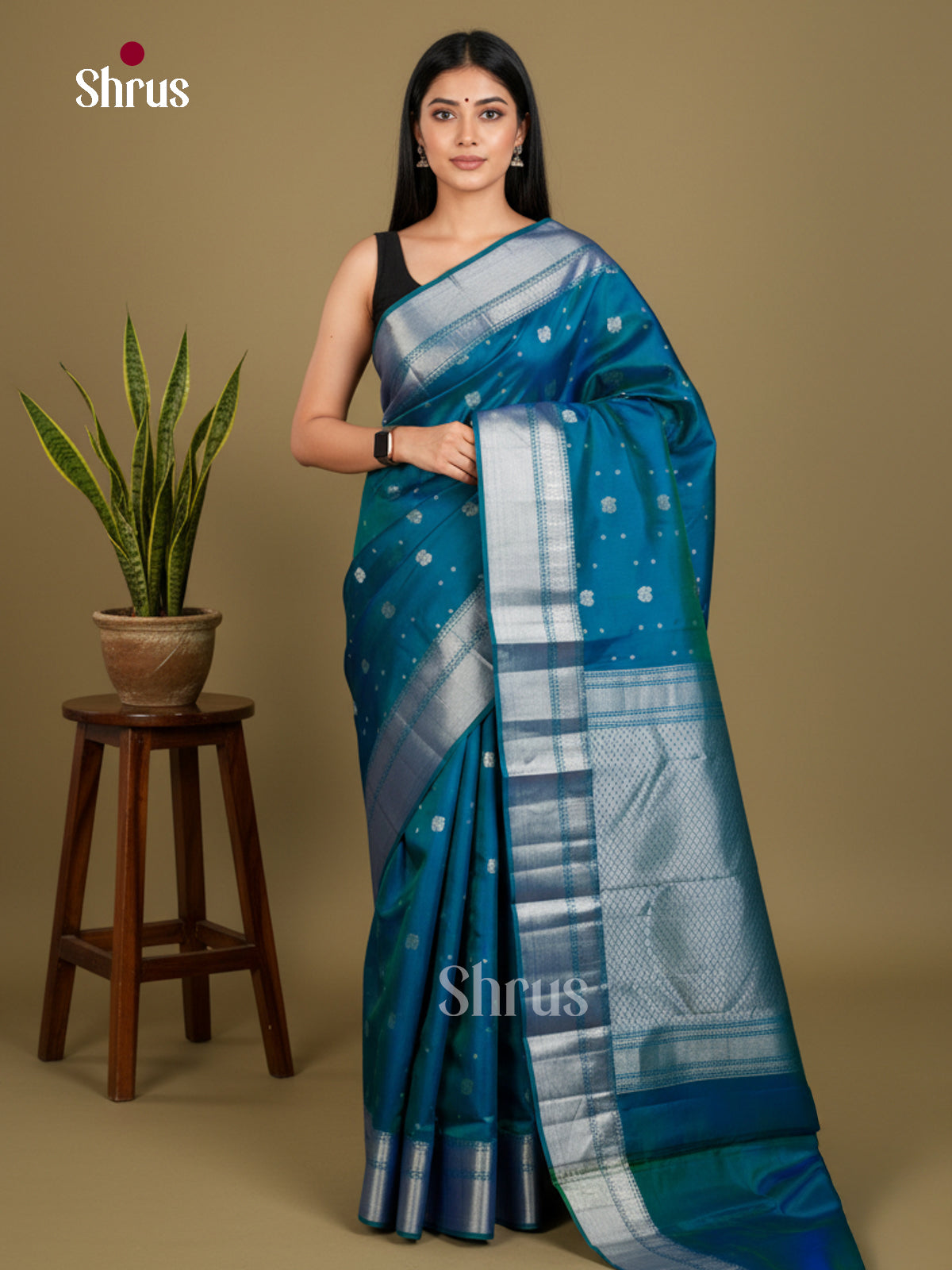 Buy Pretty Teal Blue Kanchipuram Silk Saree with Silver Peacock Buttas, Zari Border & Brocade Pallu
