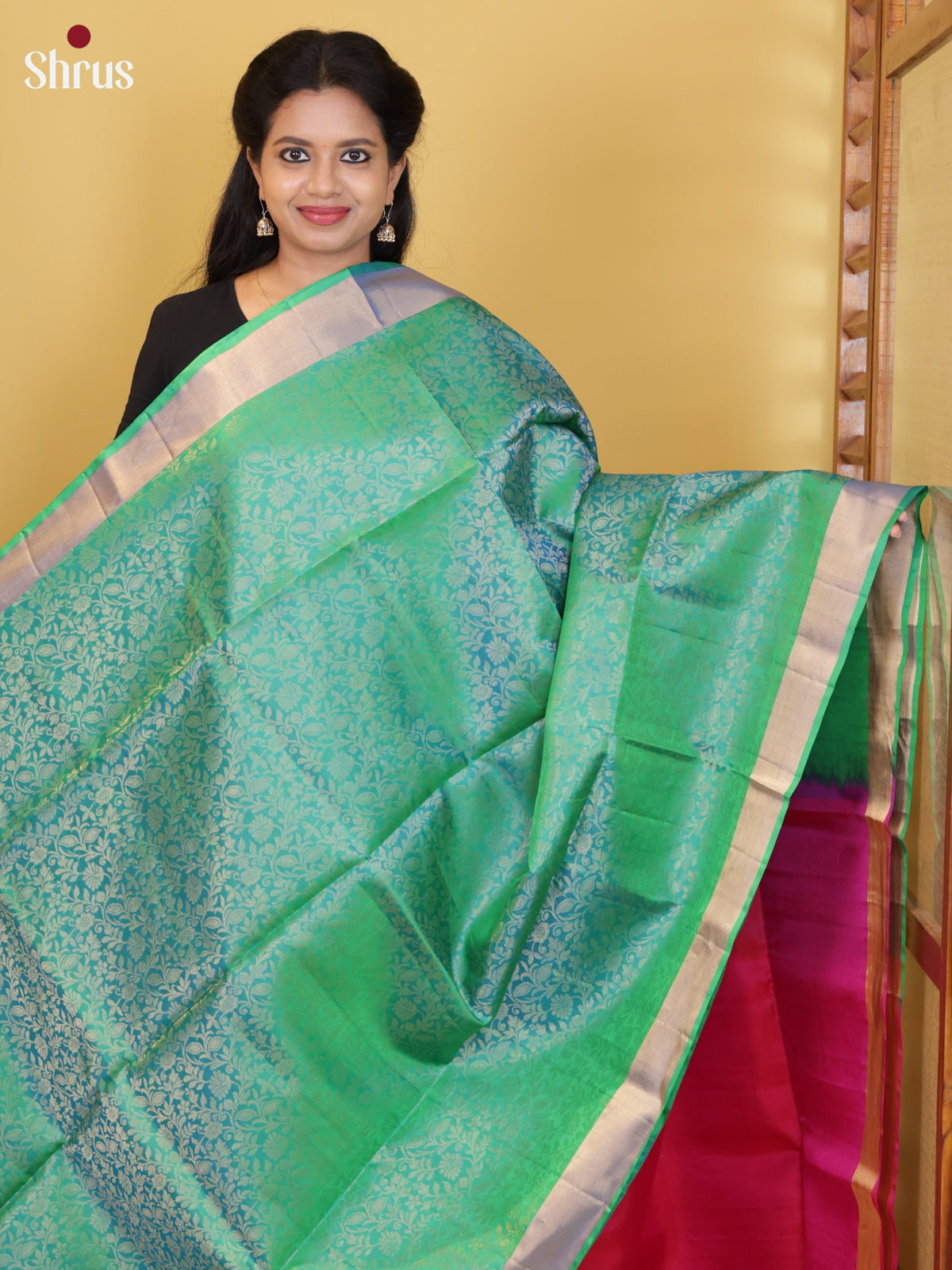 Buy Stunning Teal Green Pure Soft Silk Saree With Zari Floral Nestling Pattern & Pink Brocade Pallu