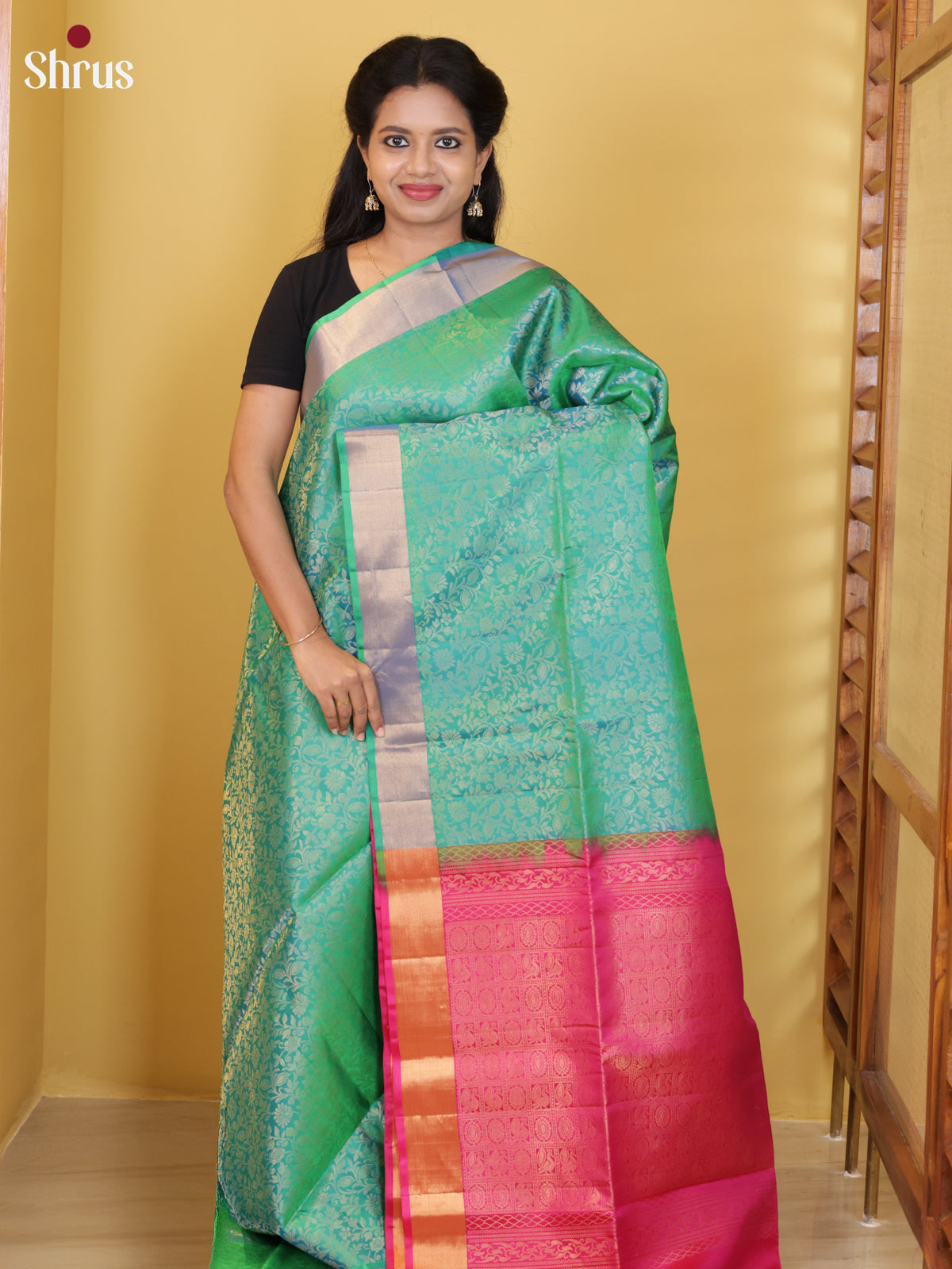 Buy Stunning Teal Green Soft Silk Saree With Zari Floral Nestling Pattern & Pink Brocade Pallu