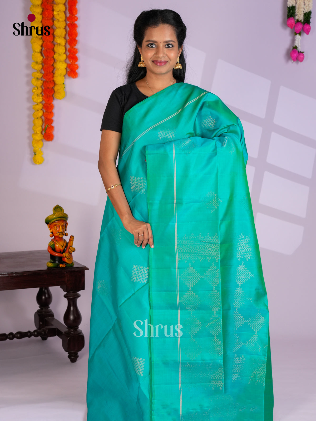 Buy Pretty Teal Green Soft Silk Saree with Golden Kolam Motifs & Brocade Pallu