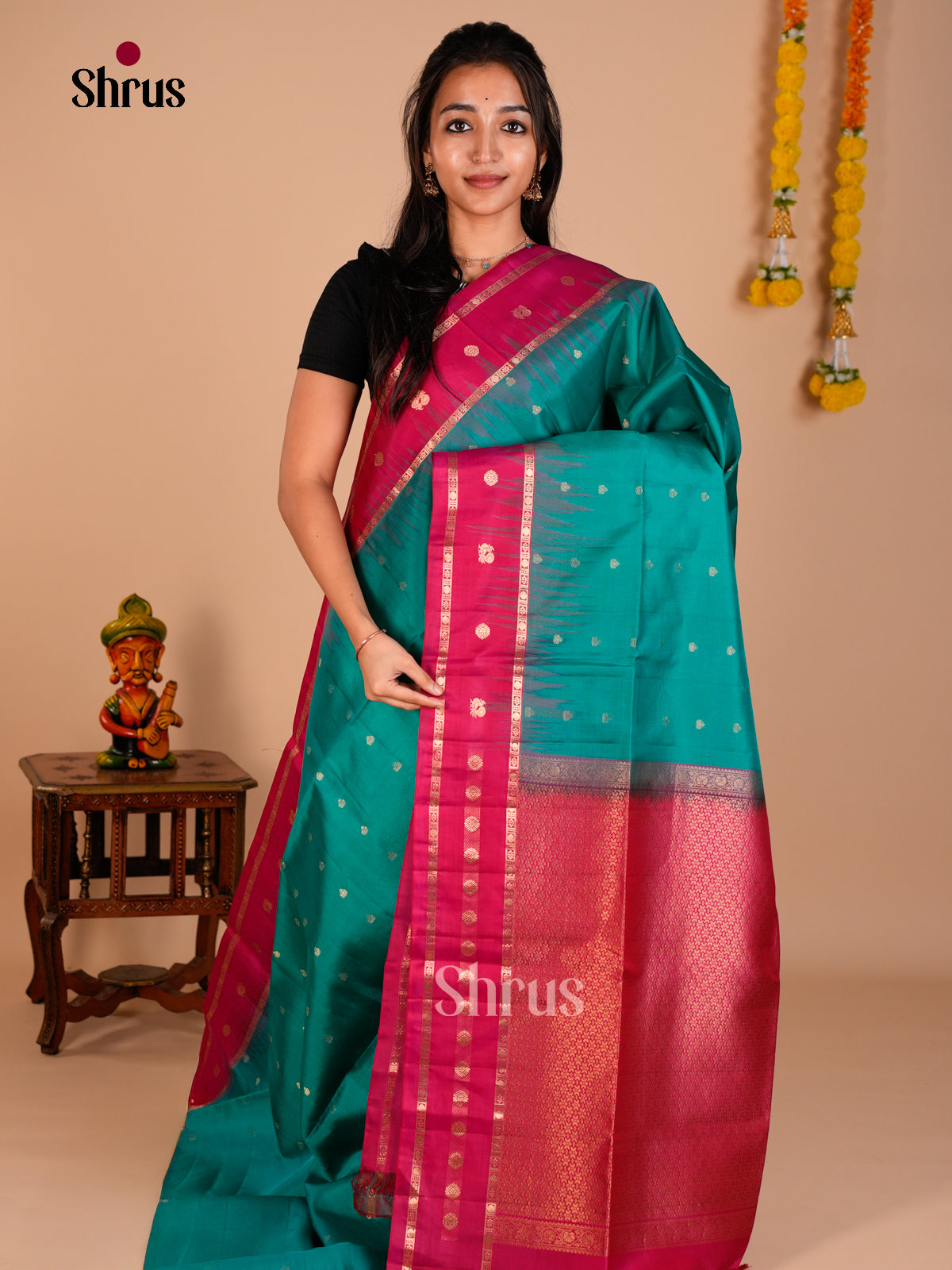 Buy Majestic Teal Soft Silk Saree With Golden Small Buttas & Magenta Rettaipet Zari Border