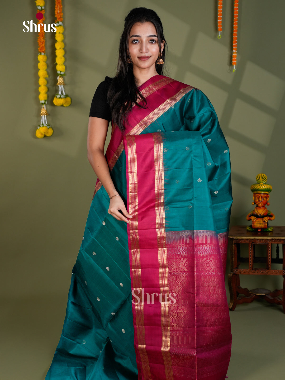 Buy Striking Teal Soft Silk Saree With Small Buttas, Pink Rettaipet Border & Brocade Pallu