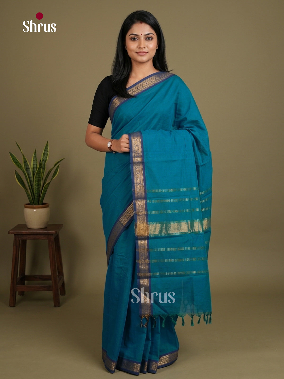 Chettinad Cotton Saree With Small Navy Blue Zari Border & Traditional Pallu - Shop on Shrus.com