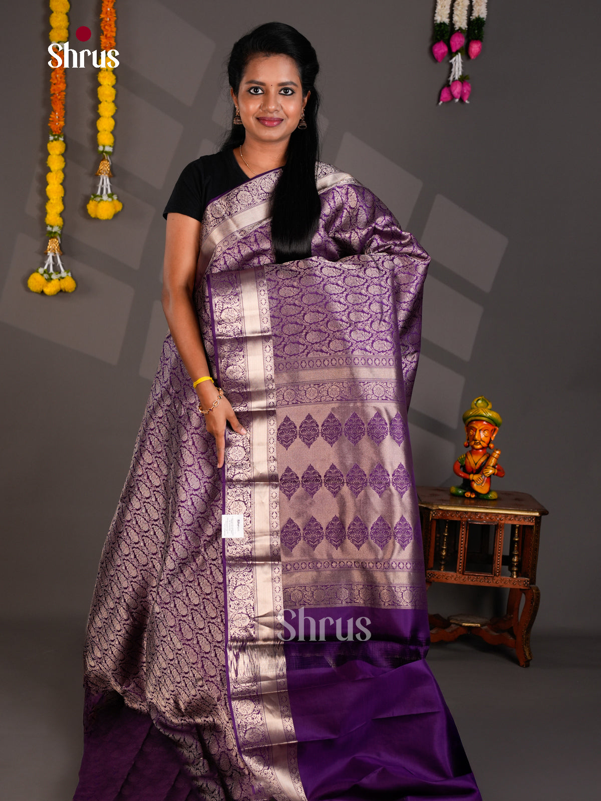 Buy Majestic Violet Kanchipuram Silk Saree With Zari Woven Motifs Brocade & Rich Border