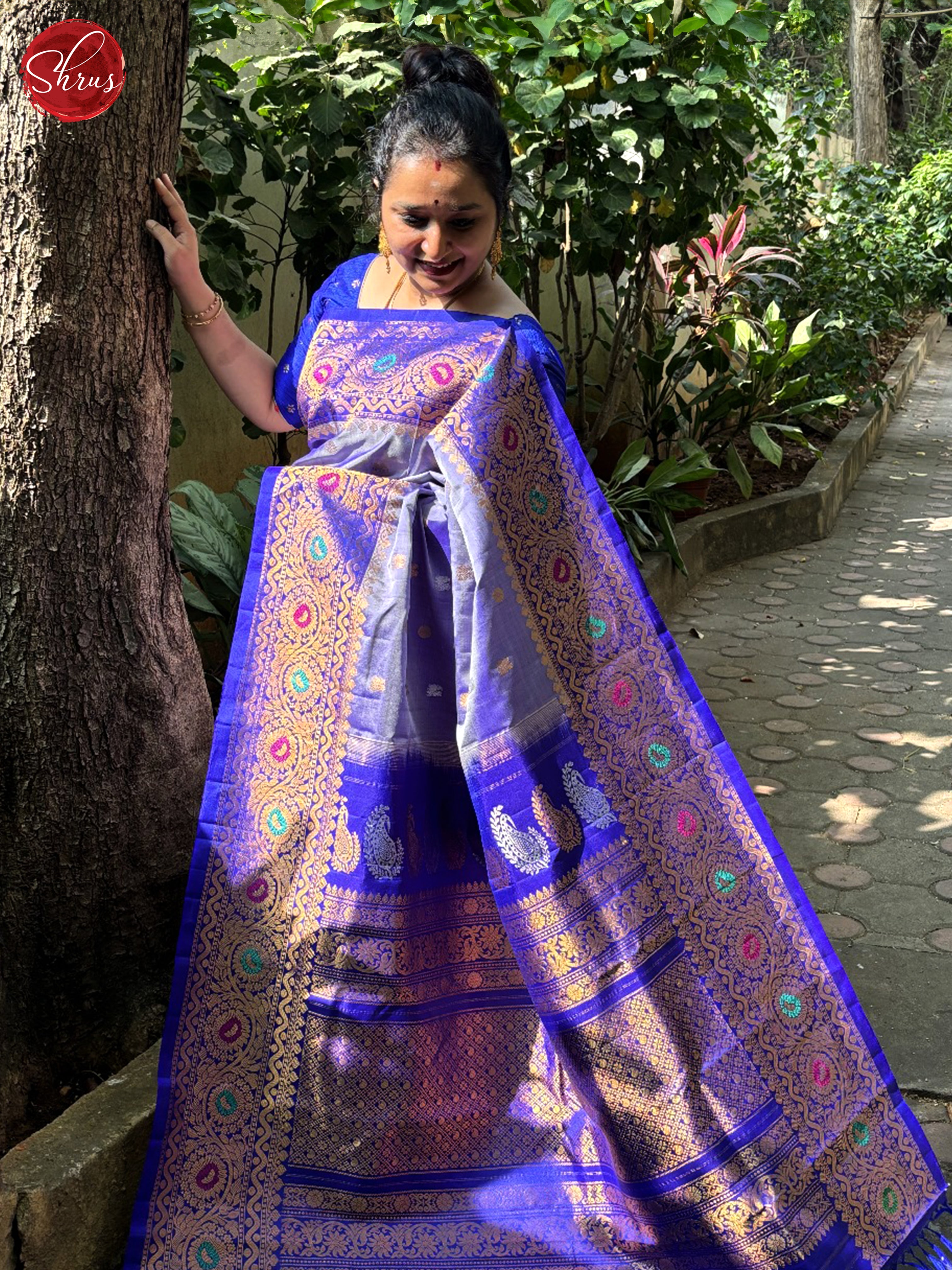 Bluish Grey And Blue-Gadwal silk saree - Shop on ShrusEternity.com