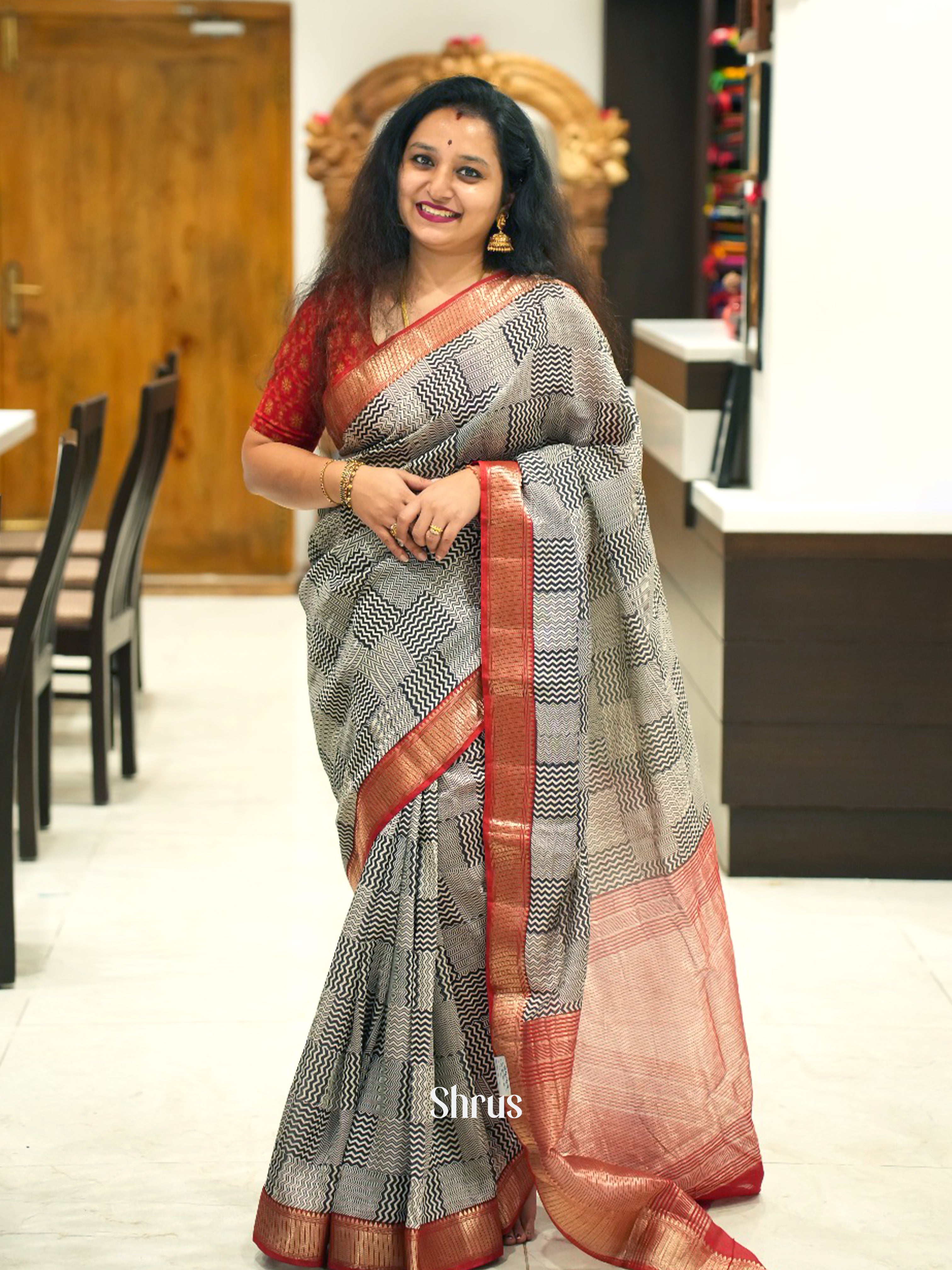 Black & Red -Art Modal Saree - Shop on ShrusEternity.com