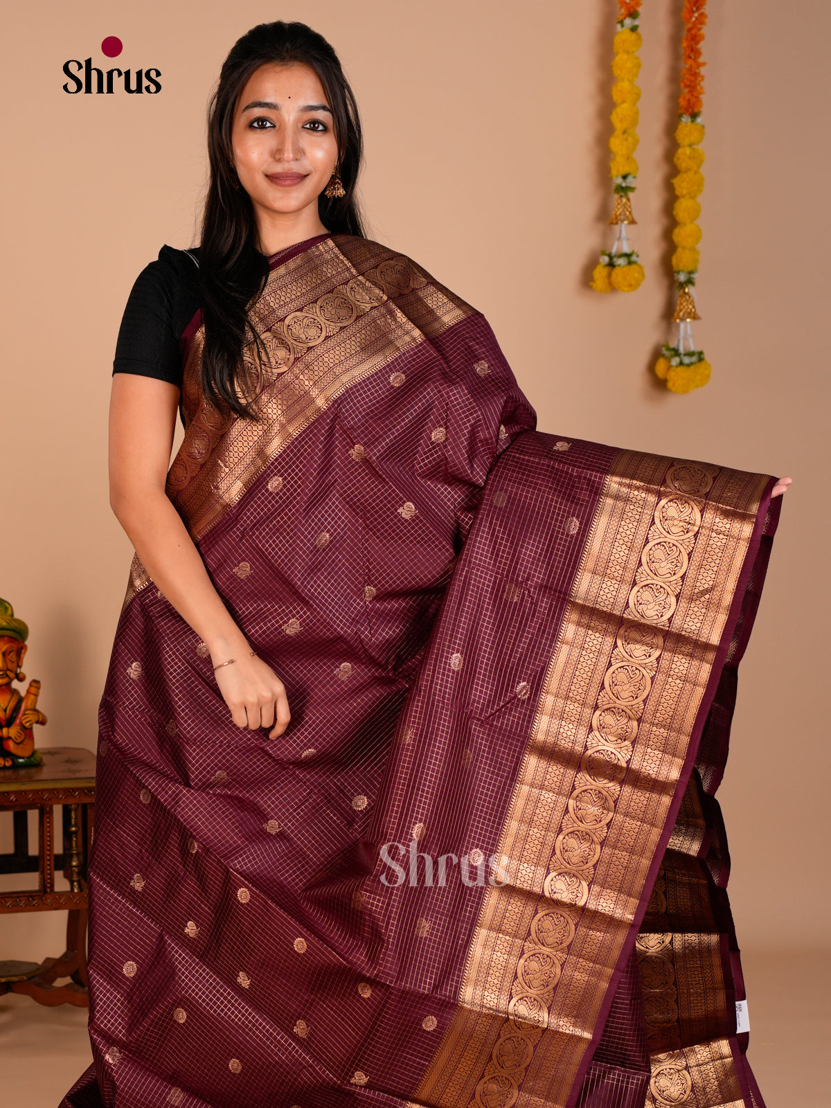 Buy Classic Wine Kanchipuram Saree with Vaira Oosi Checks, Buttas, Zari Border & BRocade Pallu