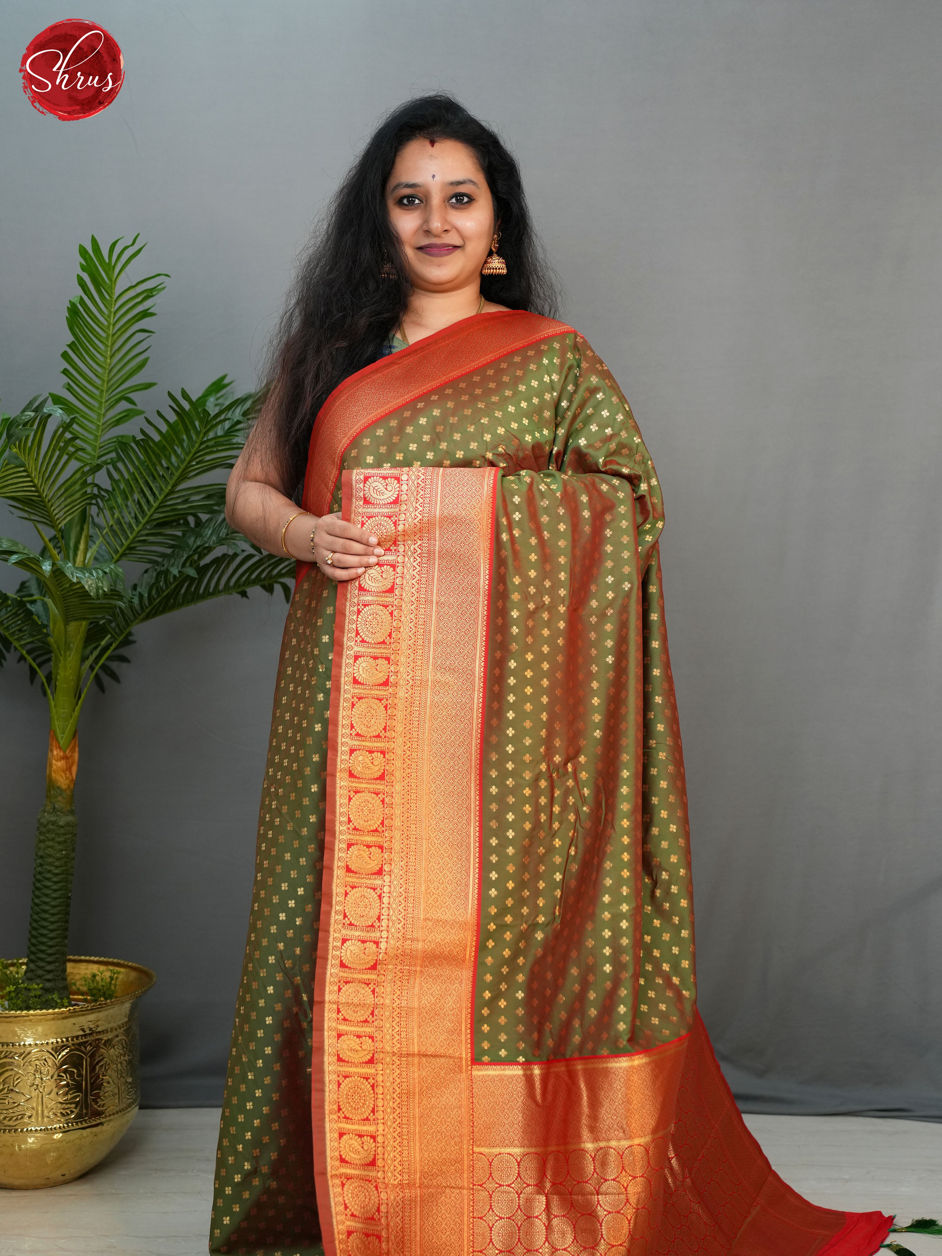 Green & Red - Semi Kanchipuram with Zari woven buttas on the body & Zari Border - Shop on ShrusEternity.com
