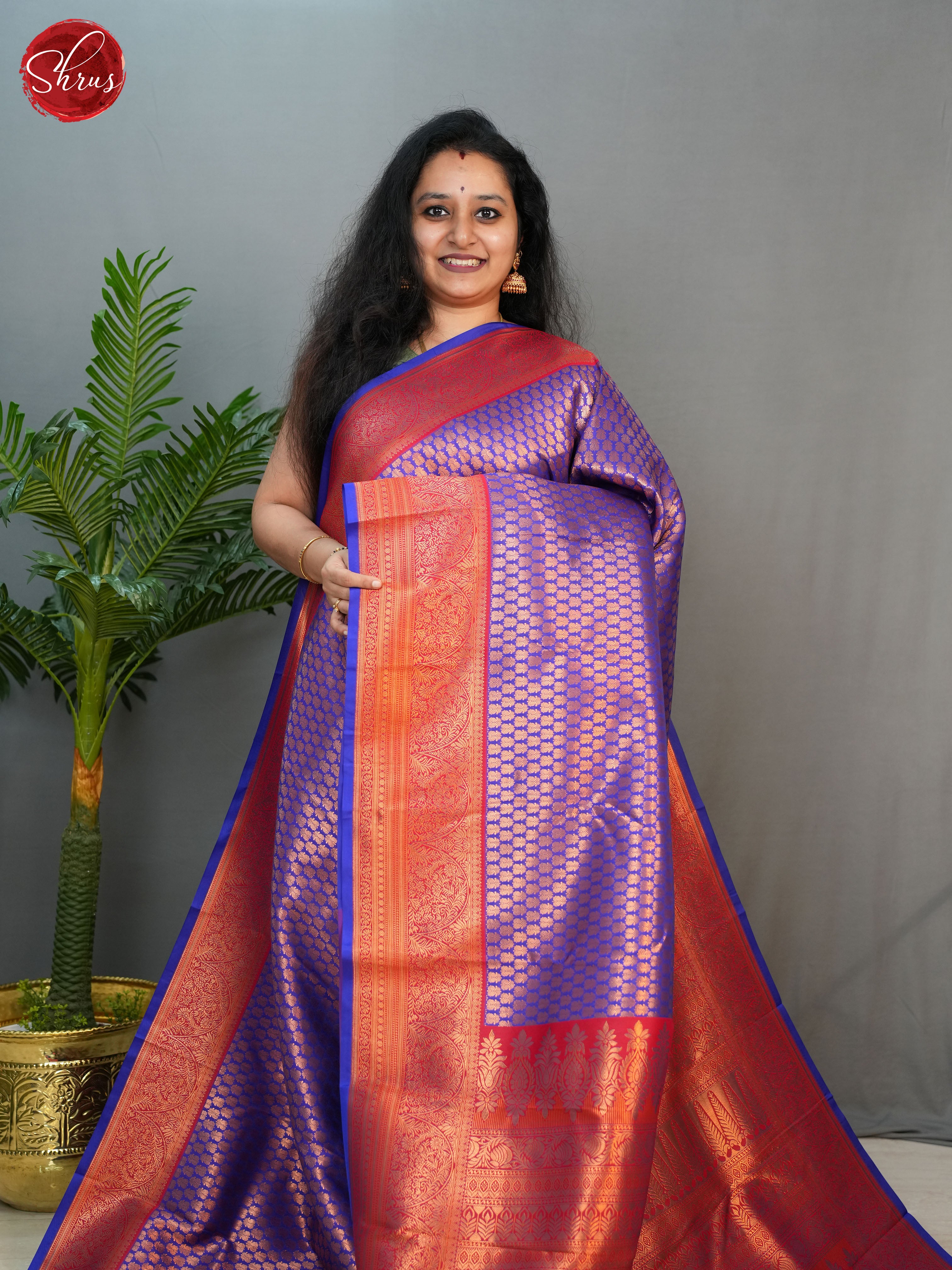 Pink & Purple -Semi Kanchipuram with Zari woven brocade on the body & Contrast Zari Border - Shop on ShrusEternity.com