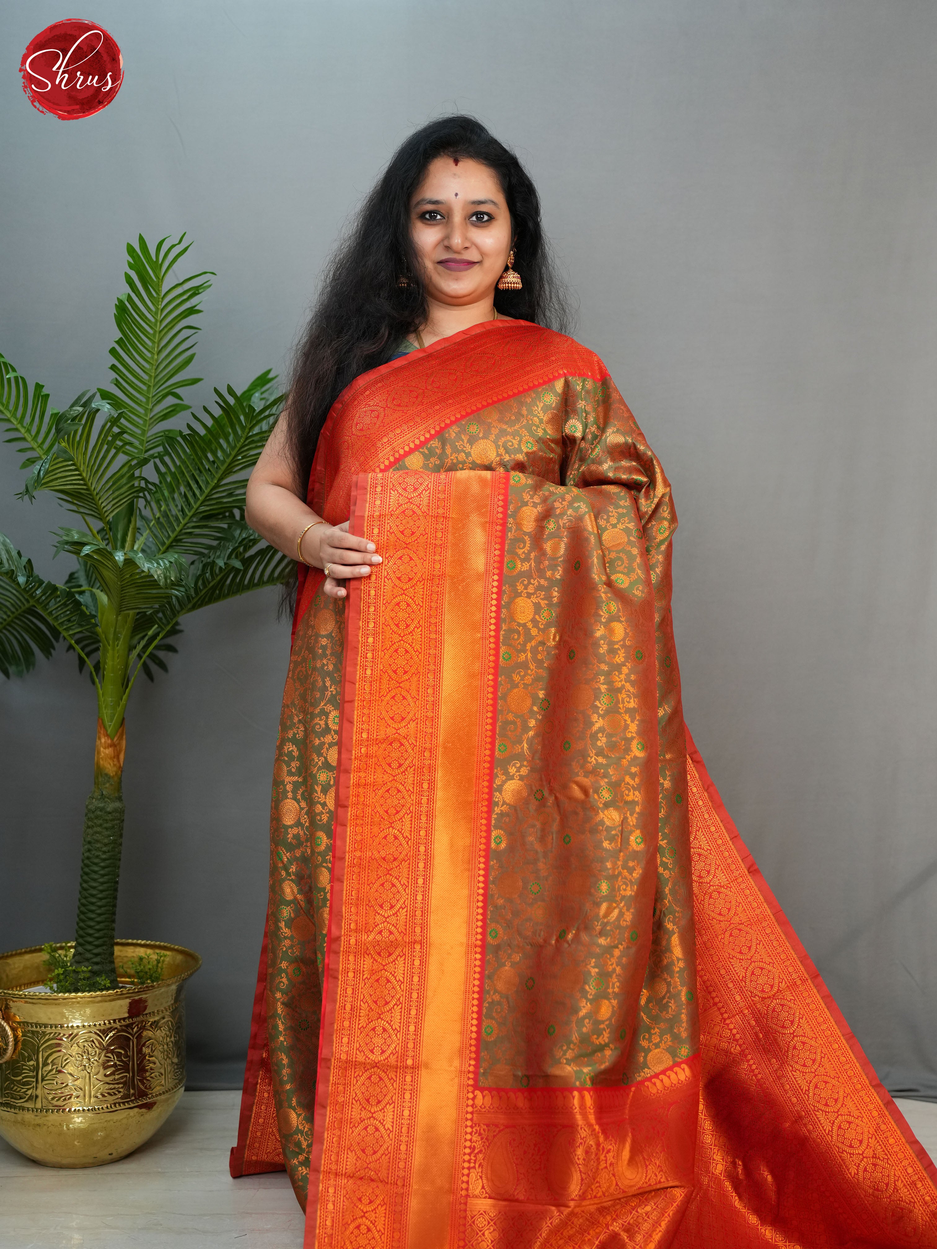 Green & Red -Semi Kanchipuram with Zari woven brocade on the body & Contrast Zari Border - Shop on ShrusEternity.com