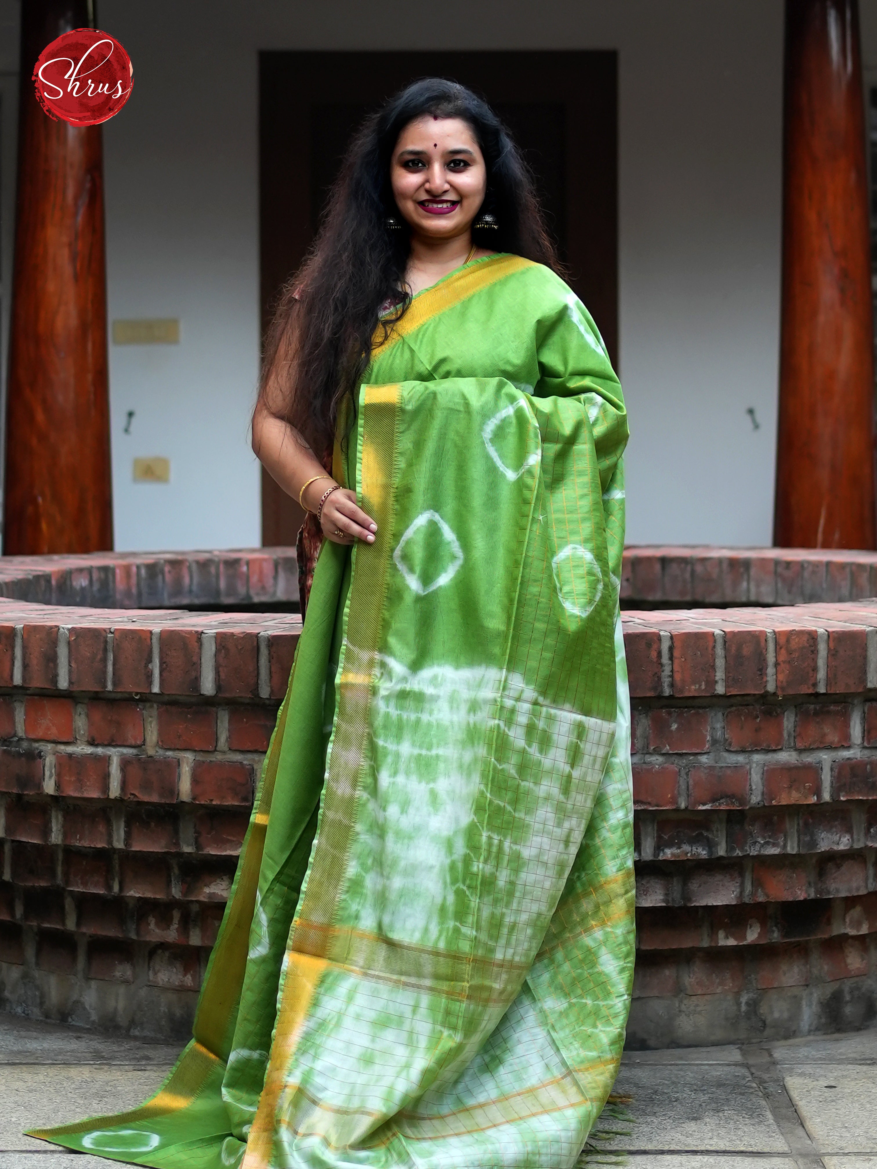 Green & Cream - Shibori Saree - Shop on ShrusEternity.com