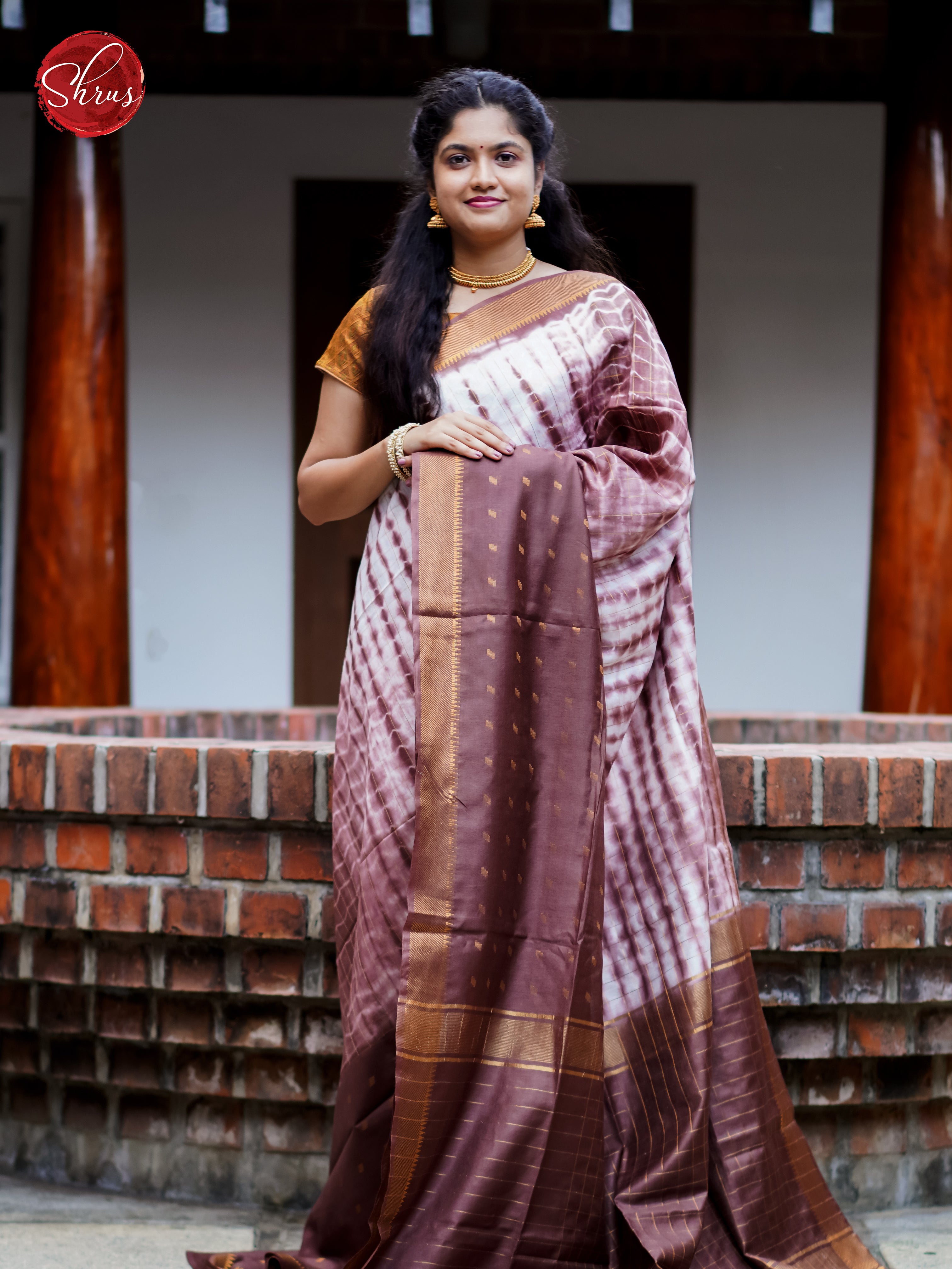 Cream & Dusty Brown - Shibori Saree - Shop on ShrusEternity.com