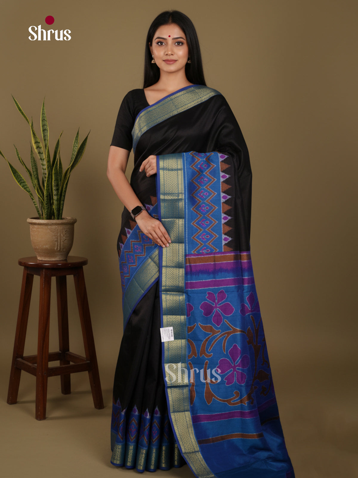 DKS26219 - Semi Patola Saree