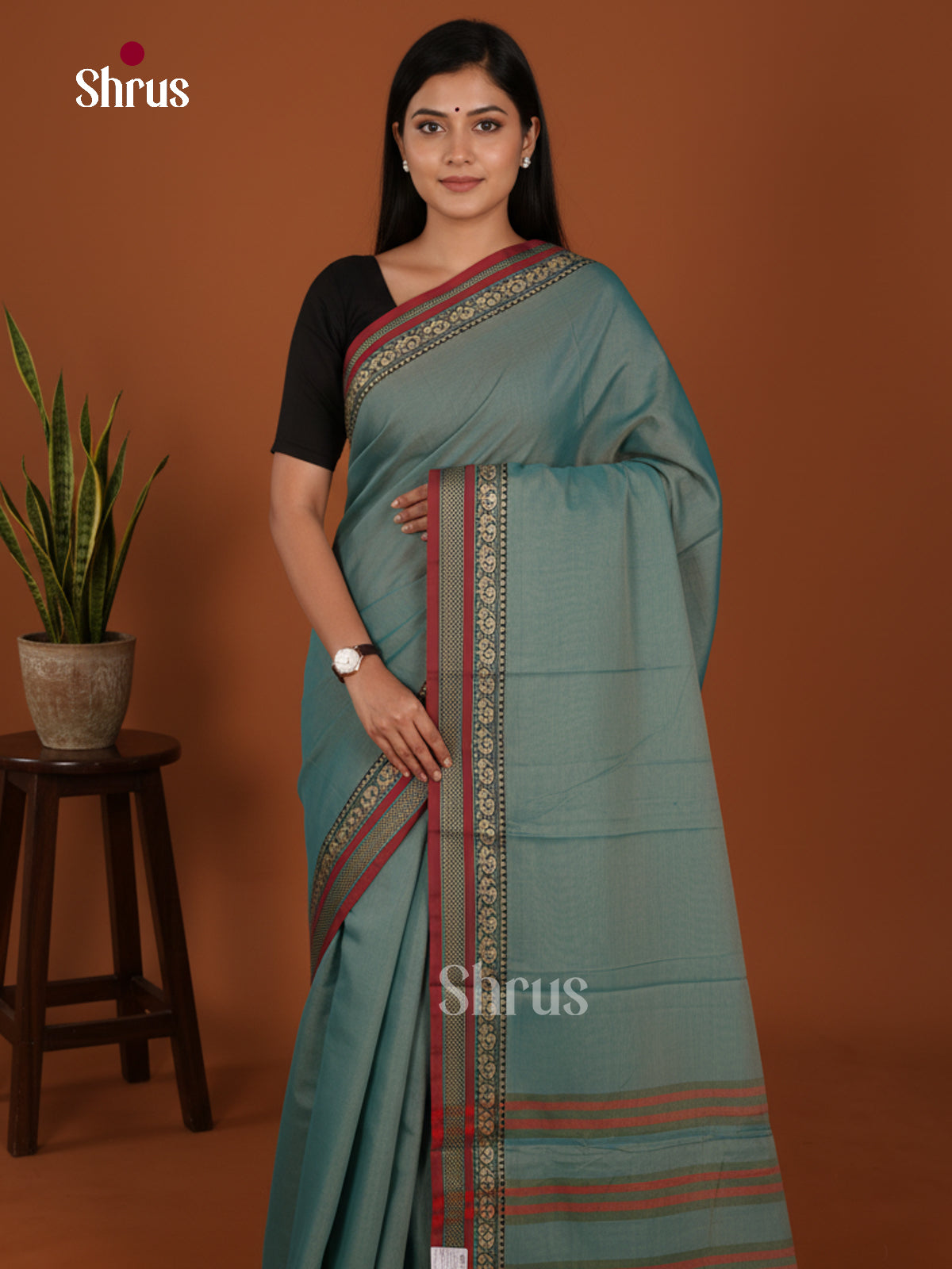 Double Shaded Green & Red - Narayanpet Cotton Saree - Shop on Shrus.com