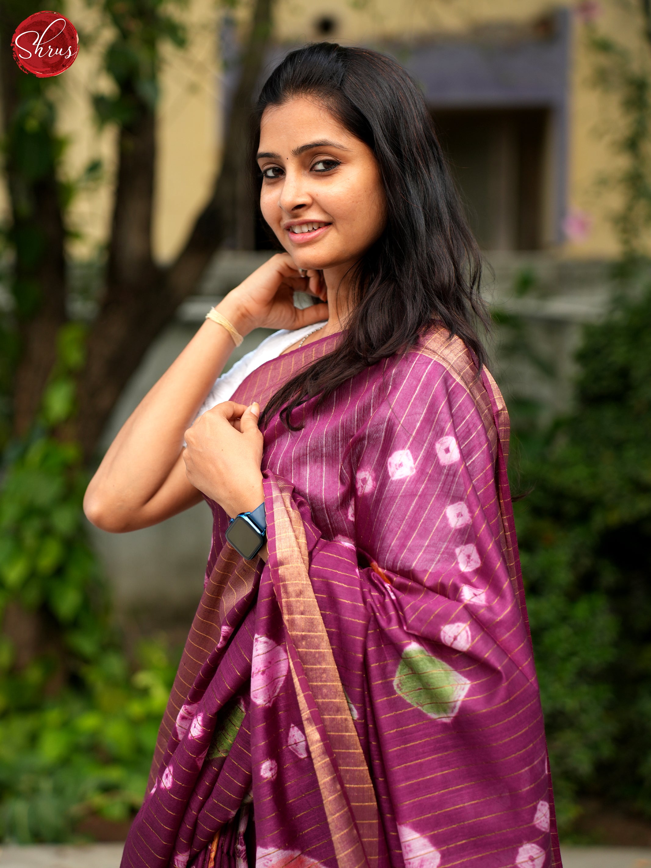 Wine & Orangish Pink - Shibori Saree with Zari borders - Shop on ShrusEternity.com