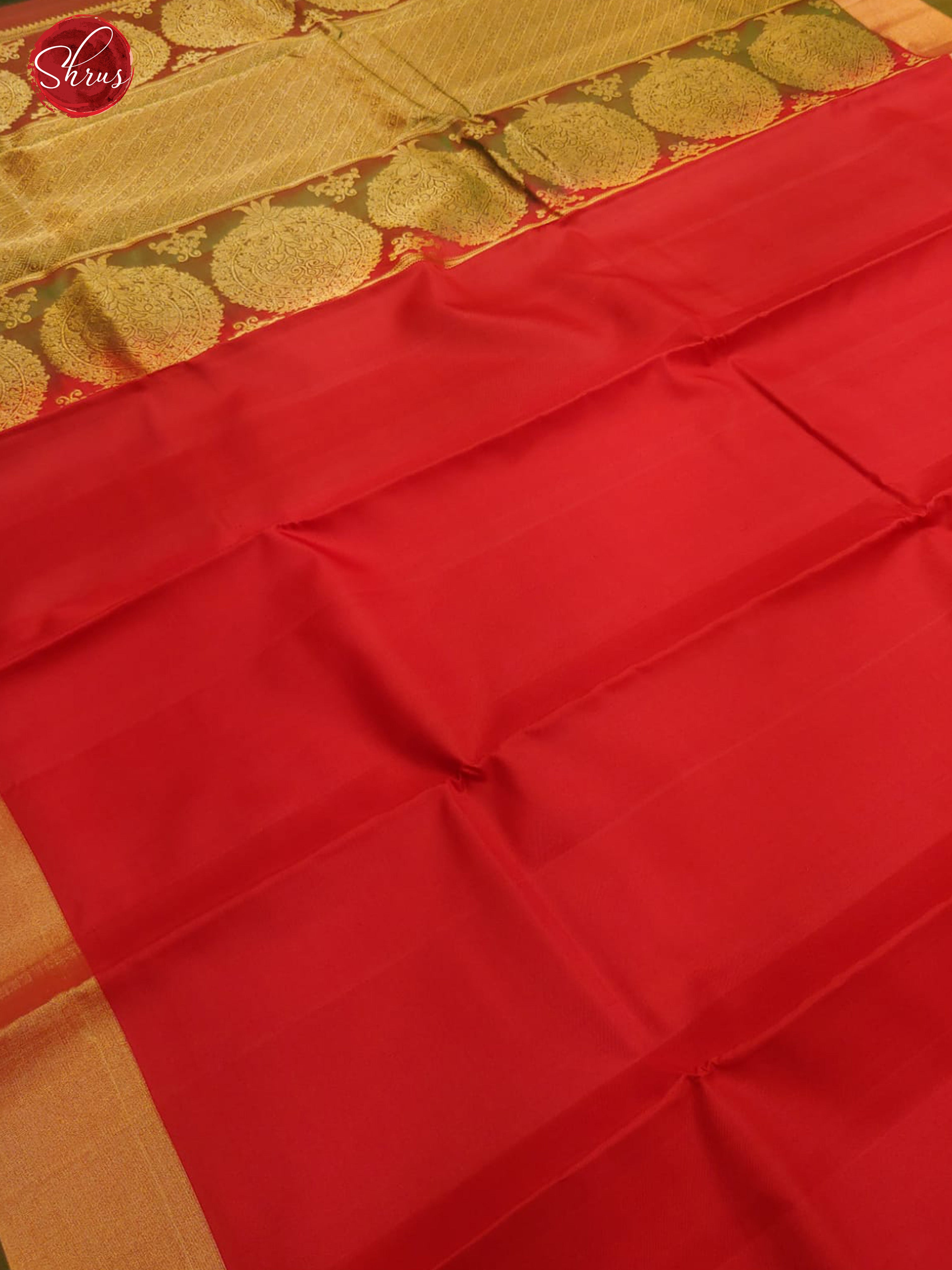 Red & Green - Soft SIlk with plain body & Contrast Border - Shop on ShrusEternity.com