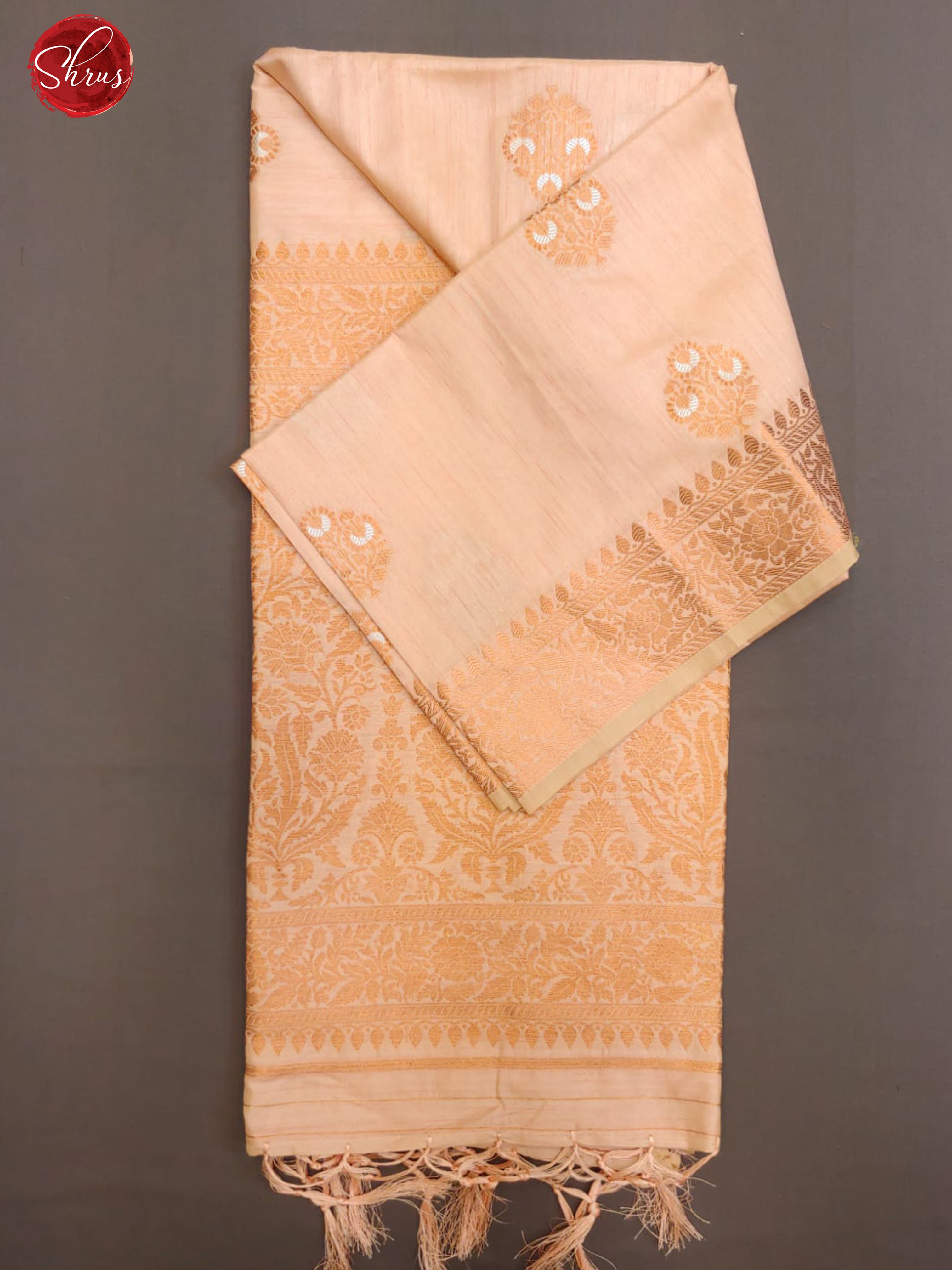 Peach(Single Tone) - Semi Banarasi with zari woven floral motifs on the body& Zari Border - Shop on ShrusEternity.com