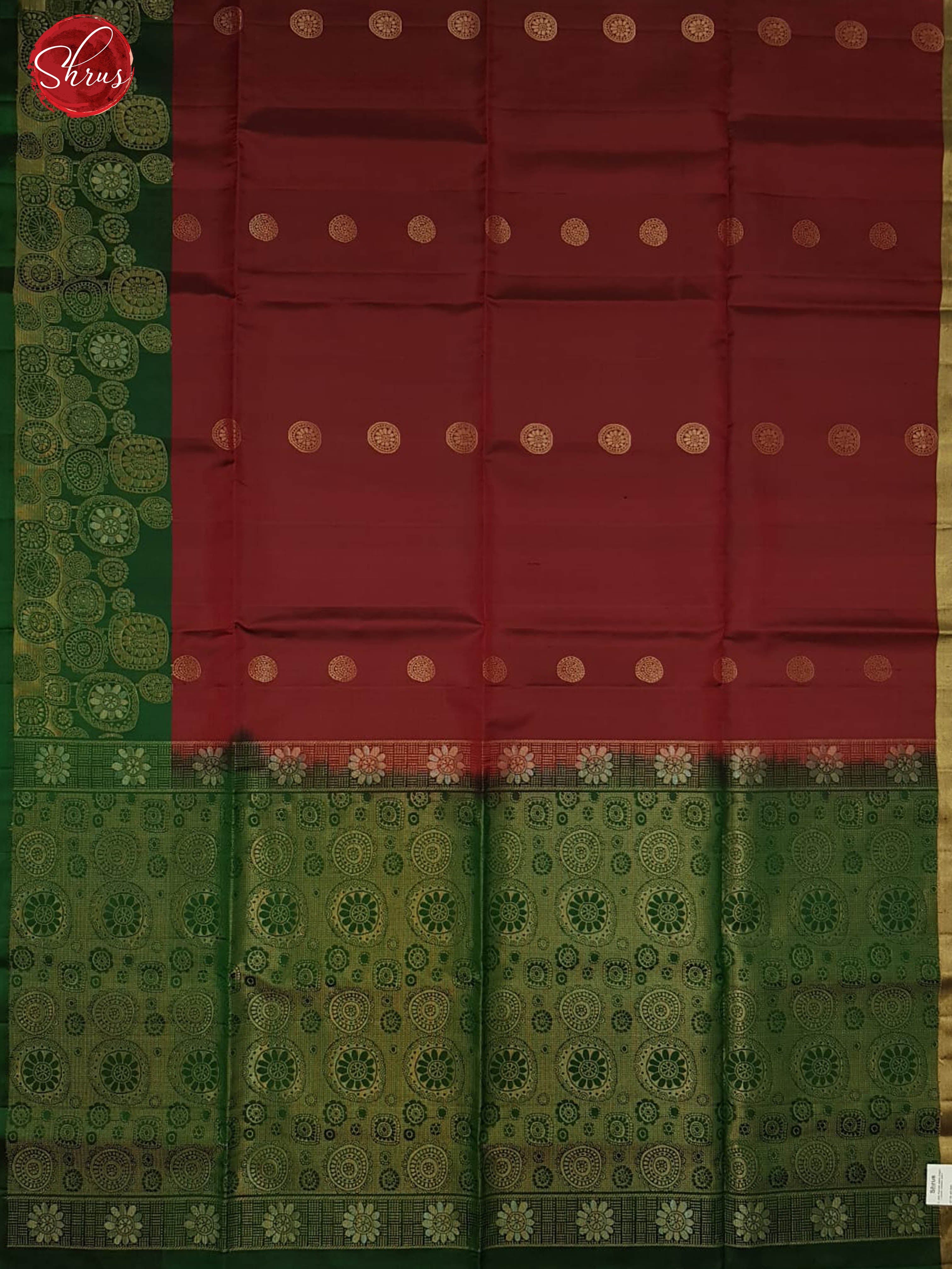 Arakku Maroon & Green - Soft Silk with zari woven floral buttas on the body & Zari Border - Shop on ShrusEternity.com