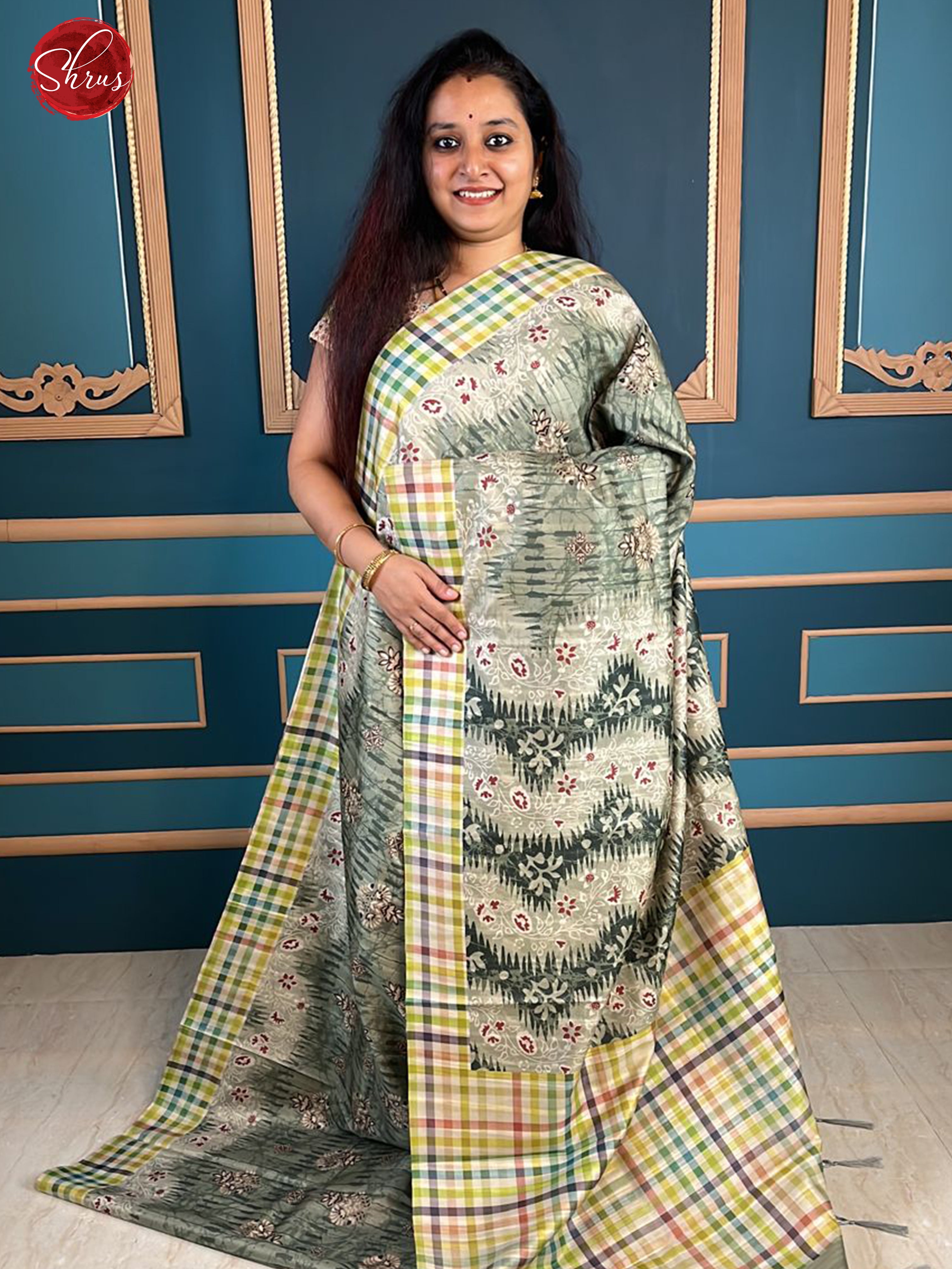 Green & Multicolor -Art Murshidabad with floral print on the body & Checked Border - Shop on ShrusEternity.com